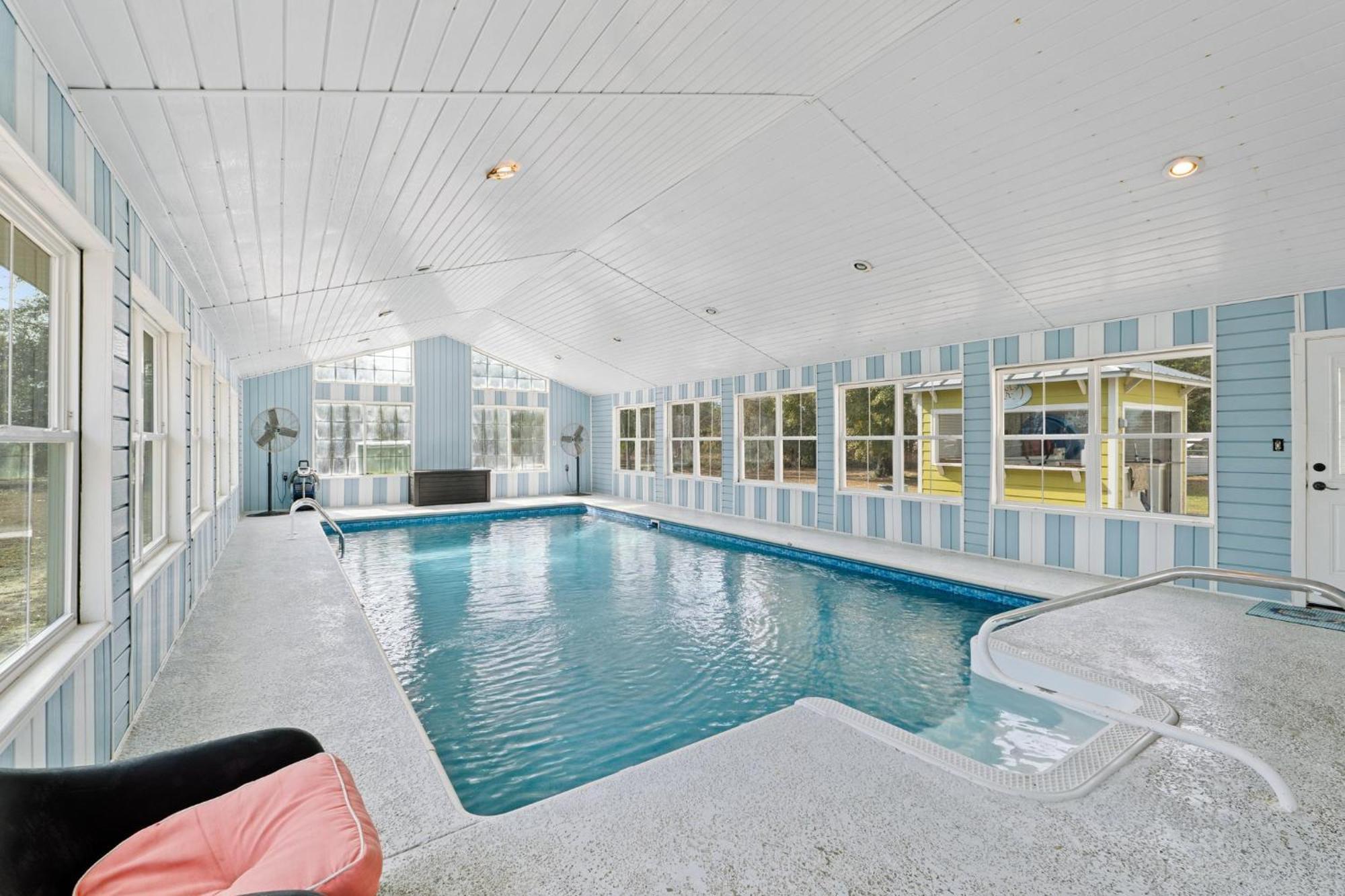 Guest house Relaxing Retreat Pool, Spa, Art Studio, Breakfast