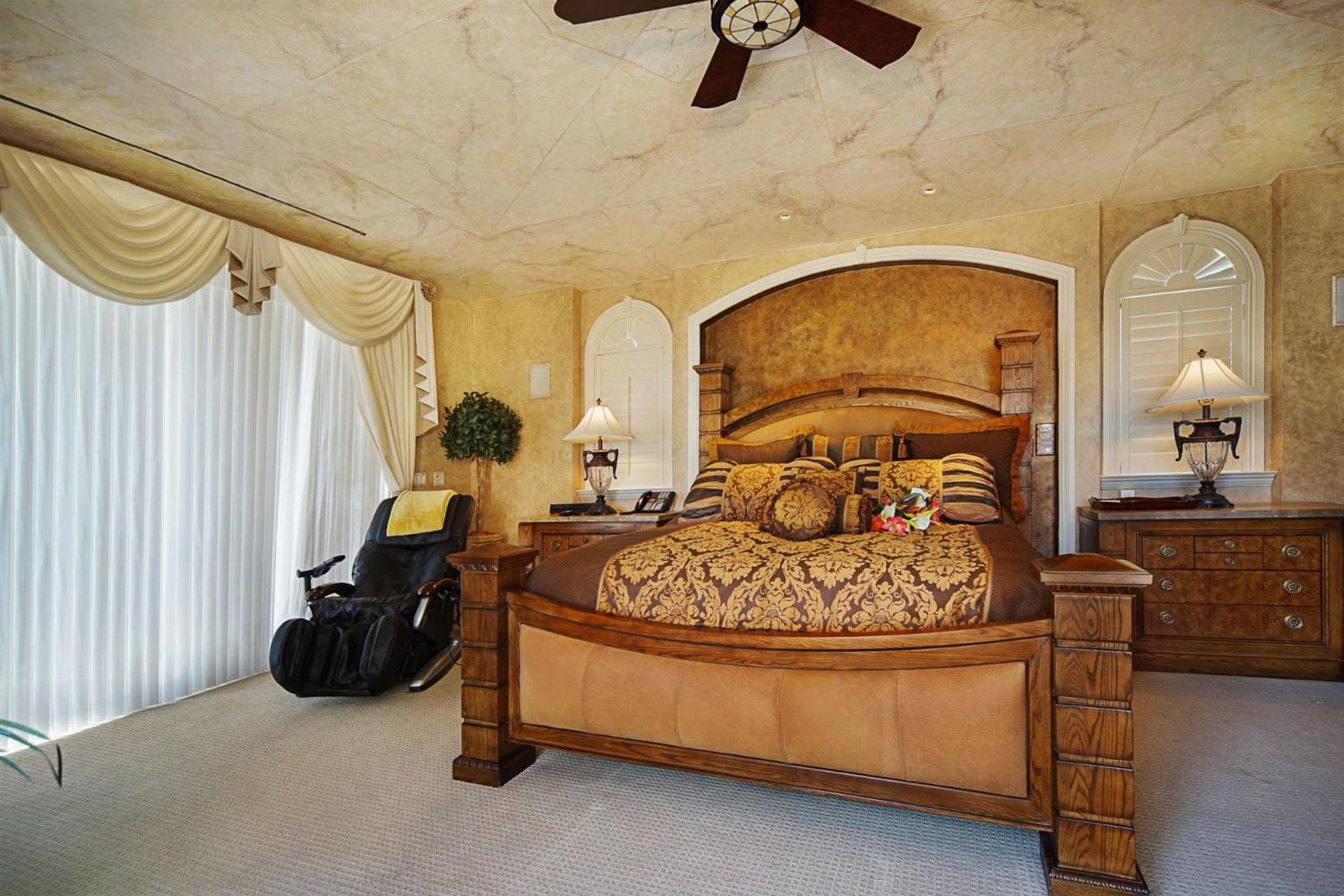 Villa Luxury Riverfront 3-story With Bar, Gym, And Heated Pool - The Winslet Estate