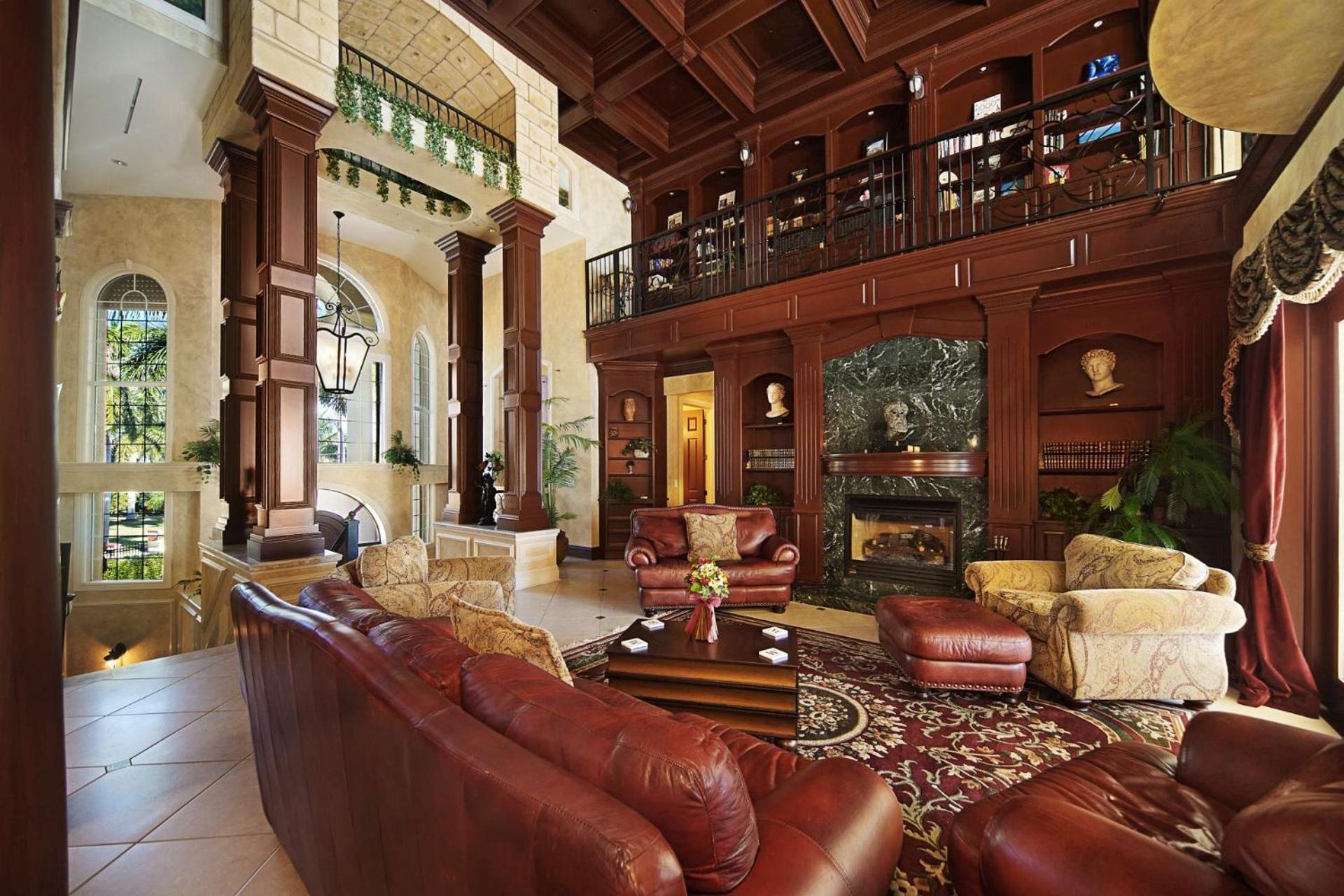 Luxury Riverfront 3-story With Bar, Gym, And Heated Pool - The Winslet Estate Villa *