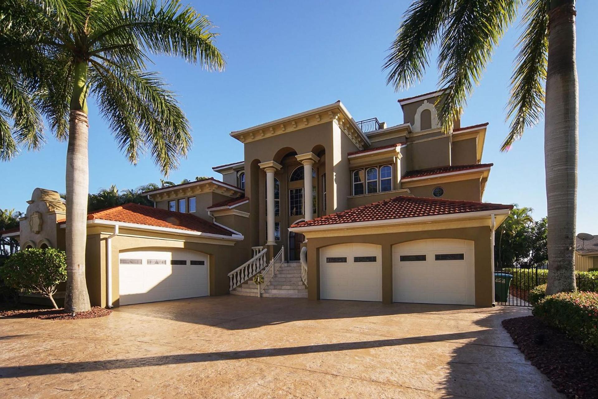 Luxury Riverfront 3-story With Bar, Gym, And Heated Pool - The Winslet Estate Villa *