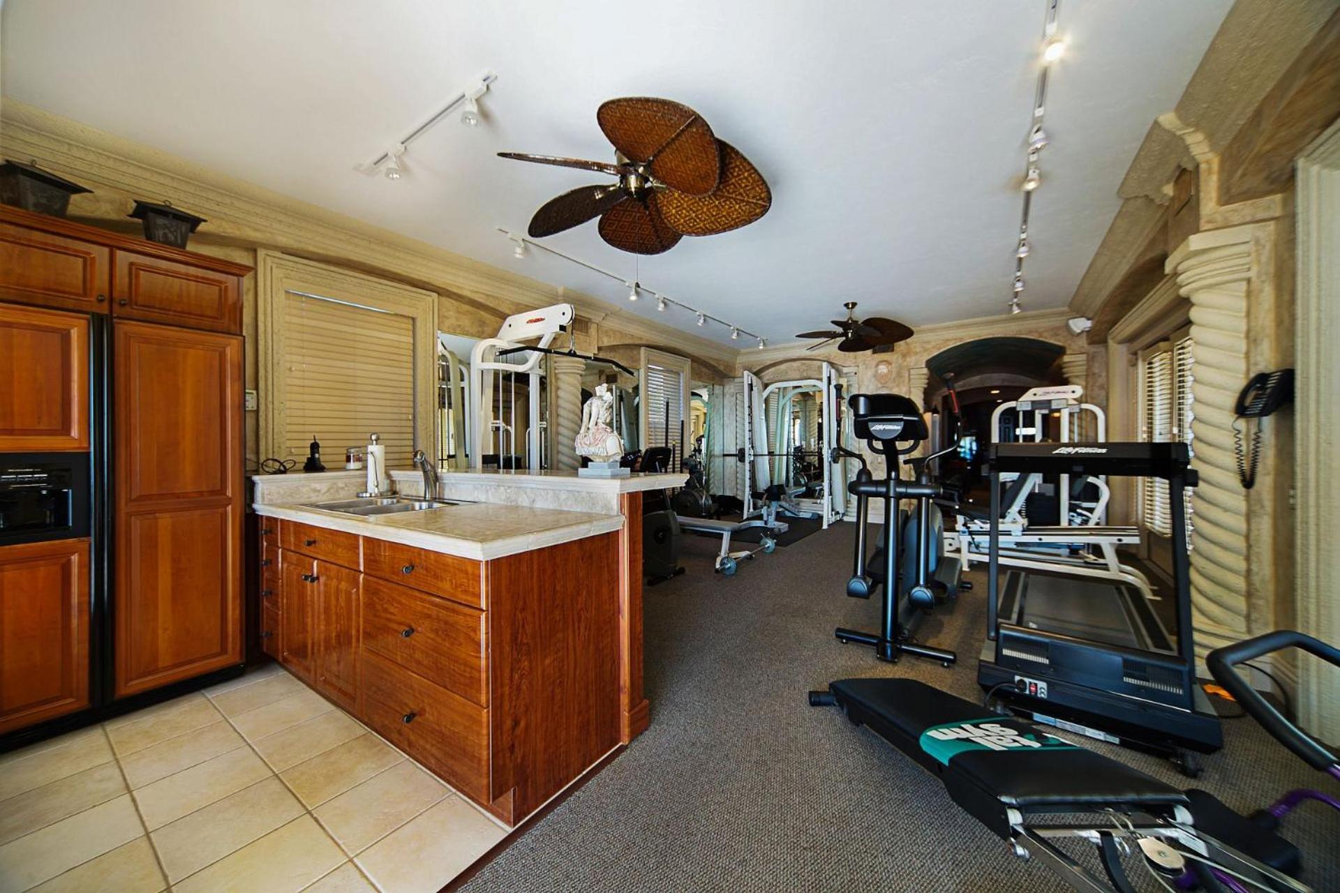 Luxury Riverfront 3-story With Bar, Gym, And Heated Pool - The Winslet Estate * Cape Coral