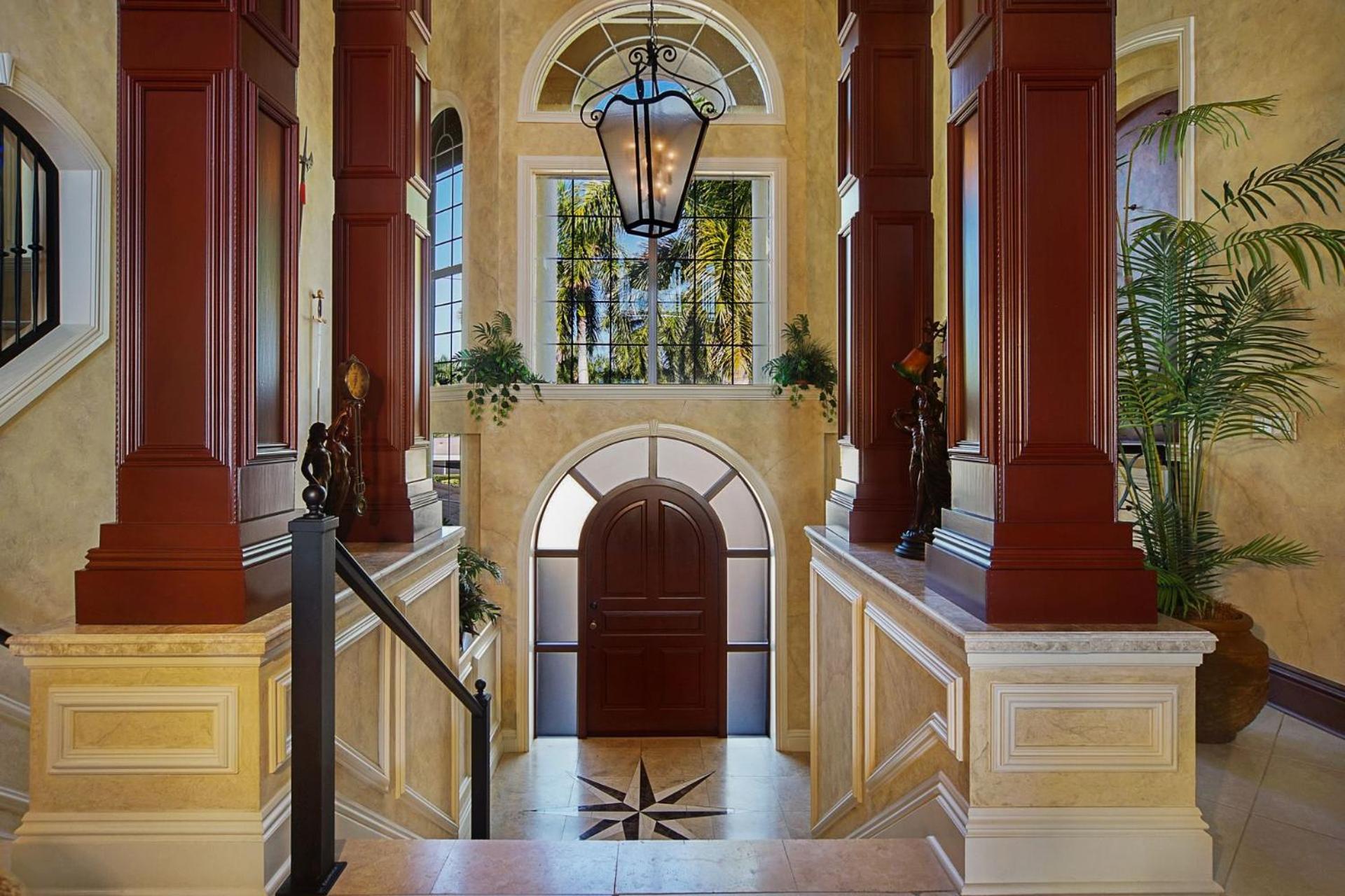 Luxury Riverfront 3-story With Bar, Gym, And Heated Pool - The Winslet Estate Villa