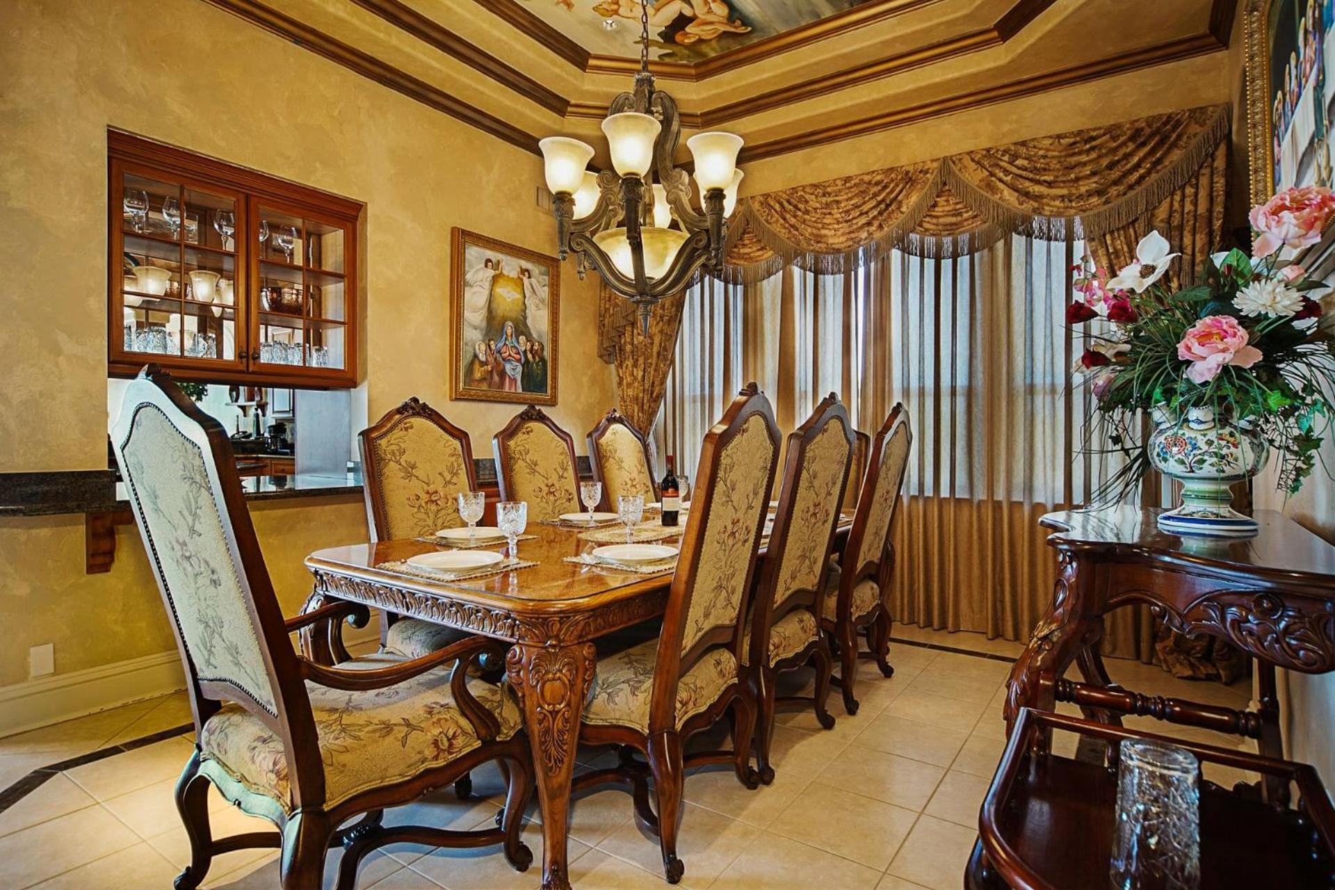 Villa Luxury Riverfront 3-story With Bar, Gym, And Heated Pool - The Winslet Estate