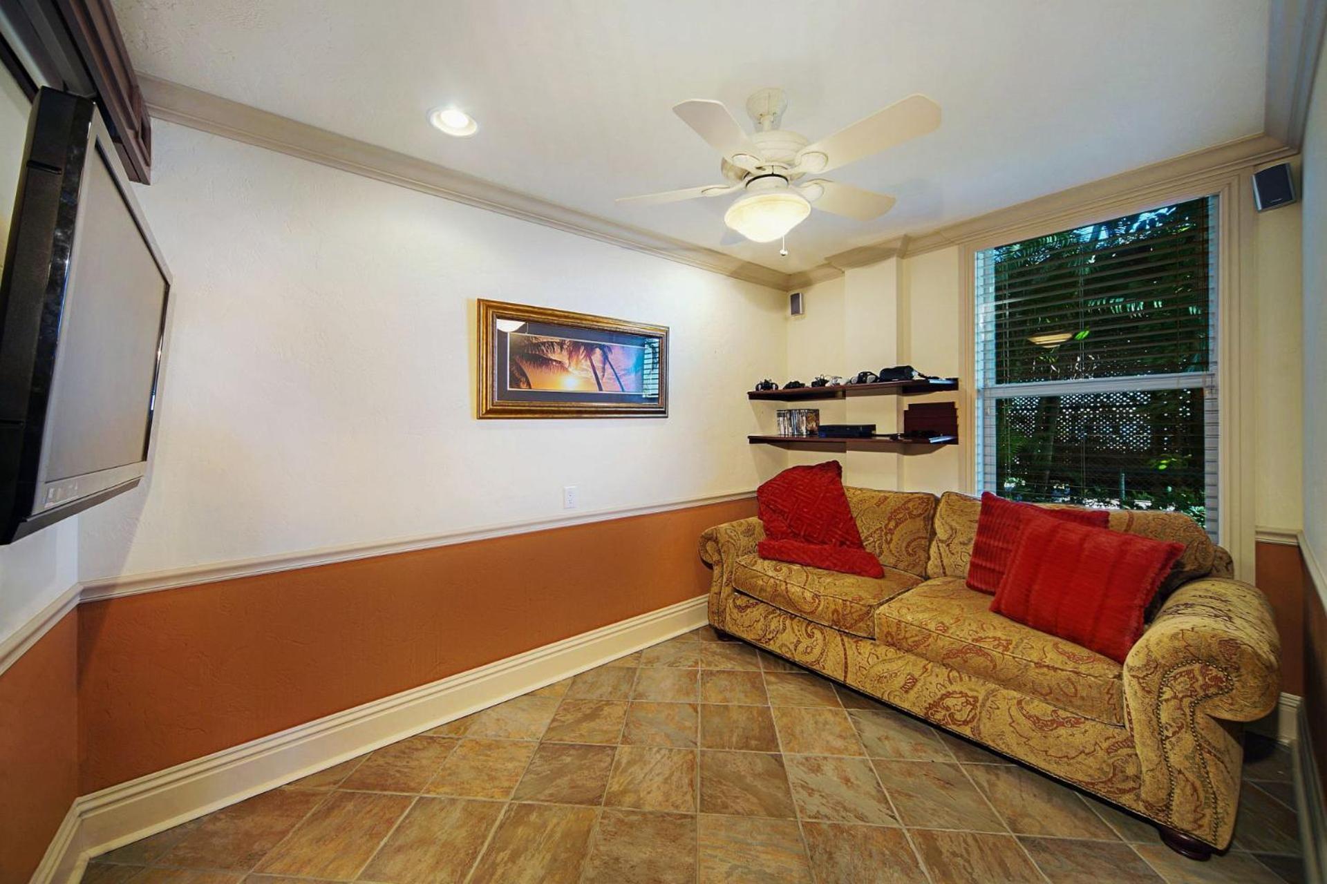 Luxury Riverfront 3-story With Bar, Gym, And Heated Pool - The Winslet Estate Cape Coral