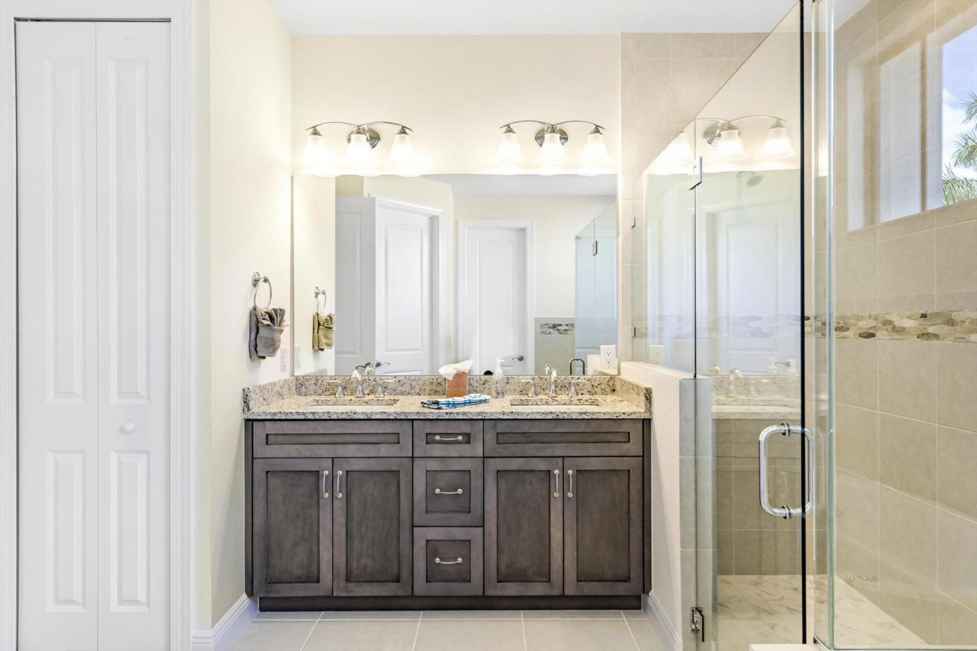 Winter Specials! Built In 2020! Modern Electric-heated Pool With Bikes - Alexandria Villa *