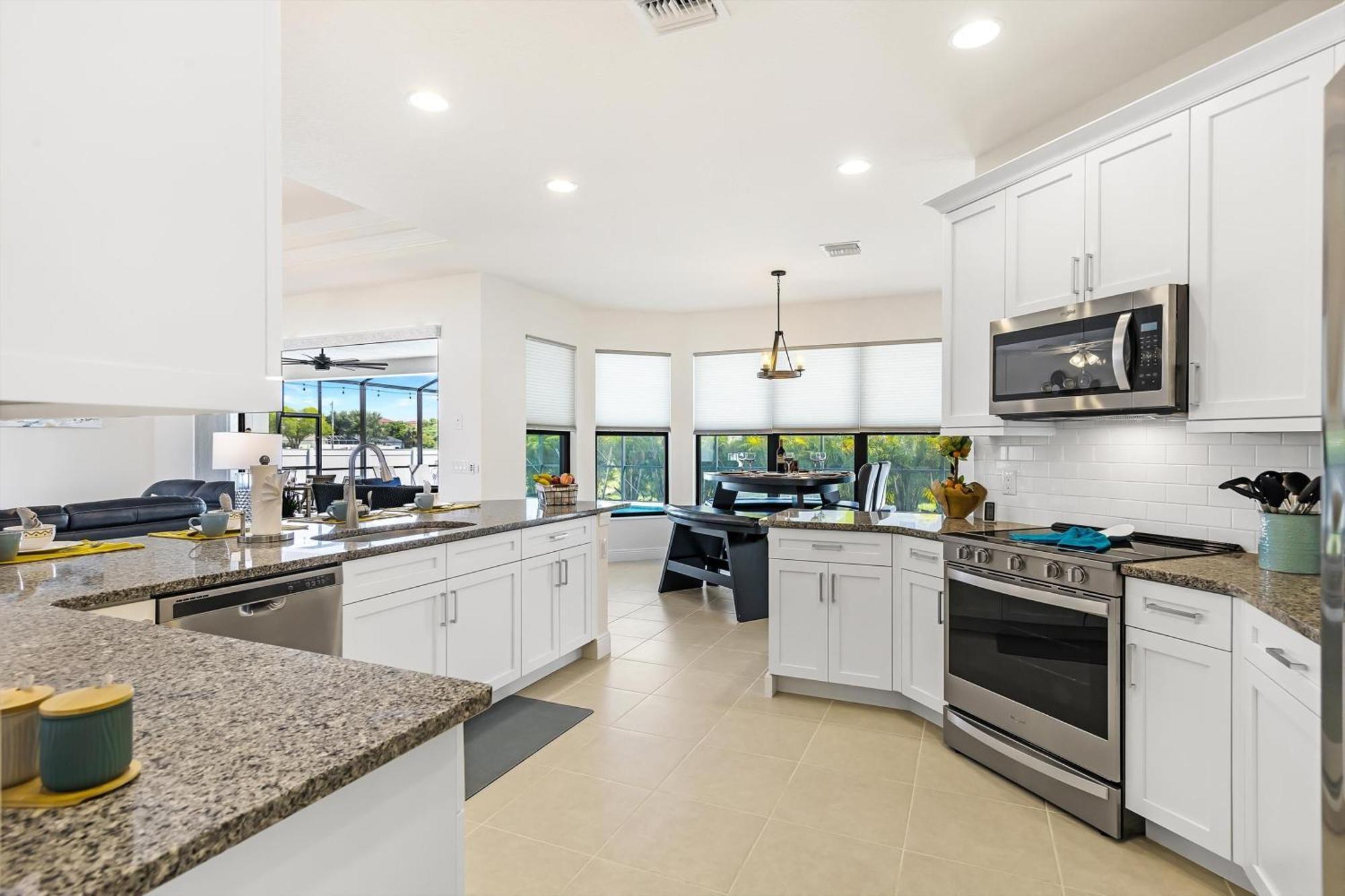 Winter Specials! Built In 2020! Modern Electric-heated Pool With Bikes - Alexandria