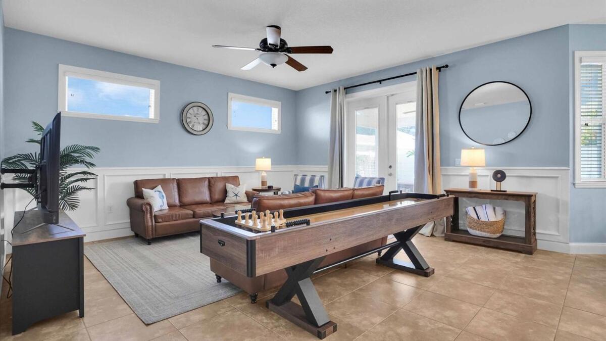 Holiday home Modern - 3k Sqft - 5br & 11 Beds - Brand New Hot Tub - 6 Miles To Ami Beaches *