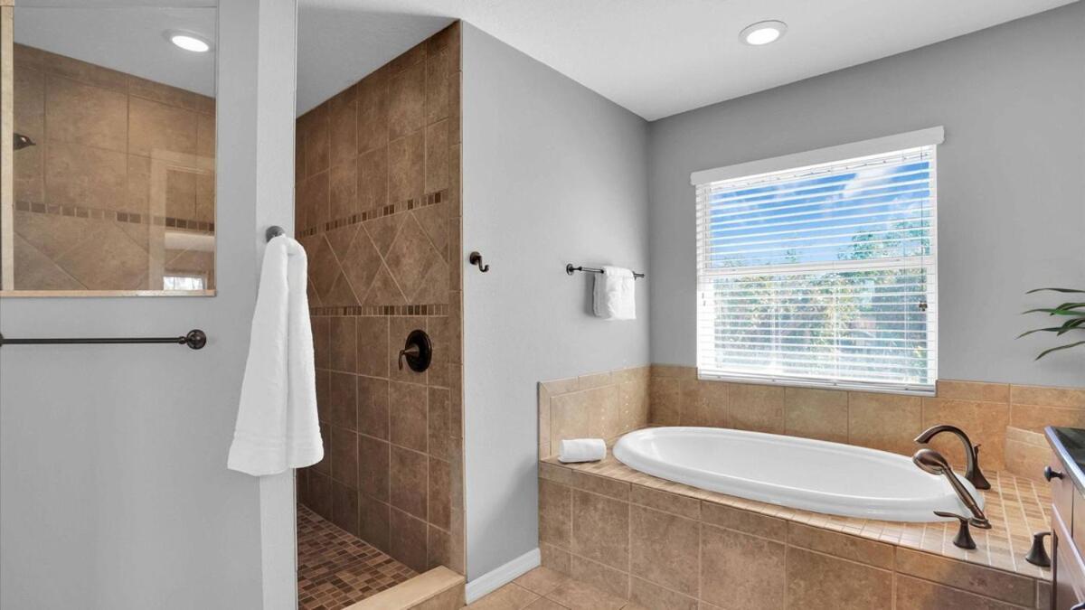 Modern - 3k Sqft - 5br & 11 Beds - Brand New Hot Tub - 6 Miles To Ami Beaches * Bradenton