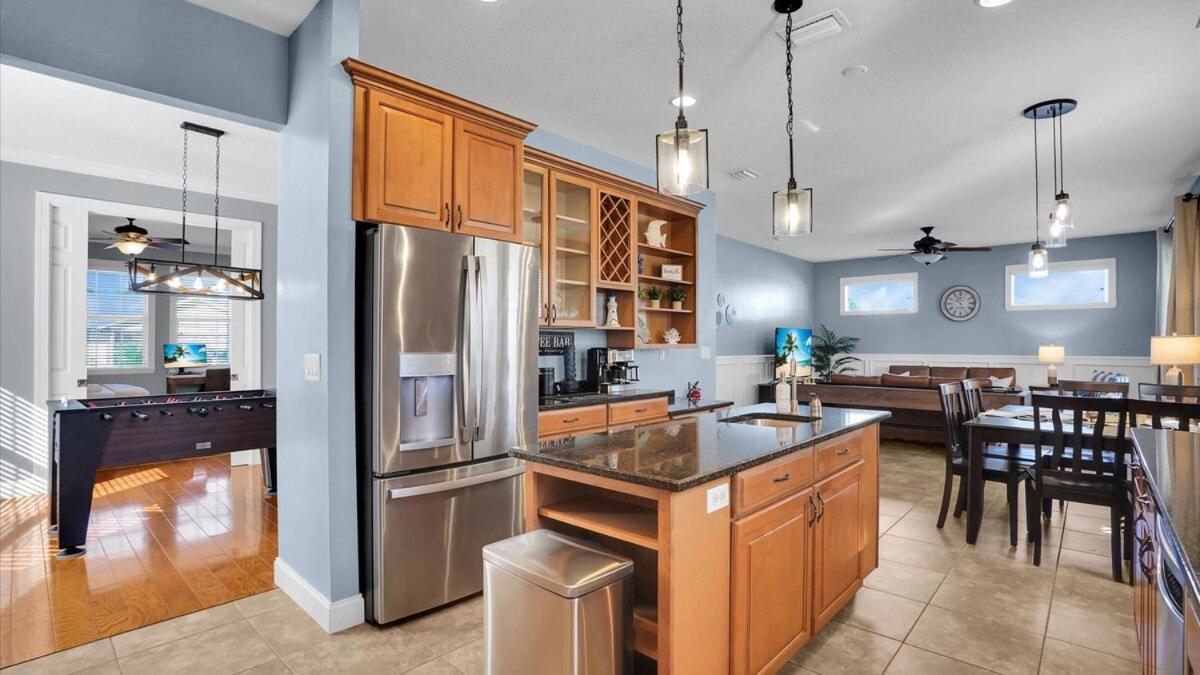 Modern - 3k Sqft - 5br & 11 Beds - Brand New Hot Tub - 6 Miles To Ami Beaches