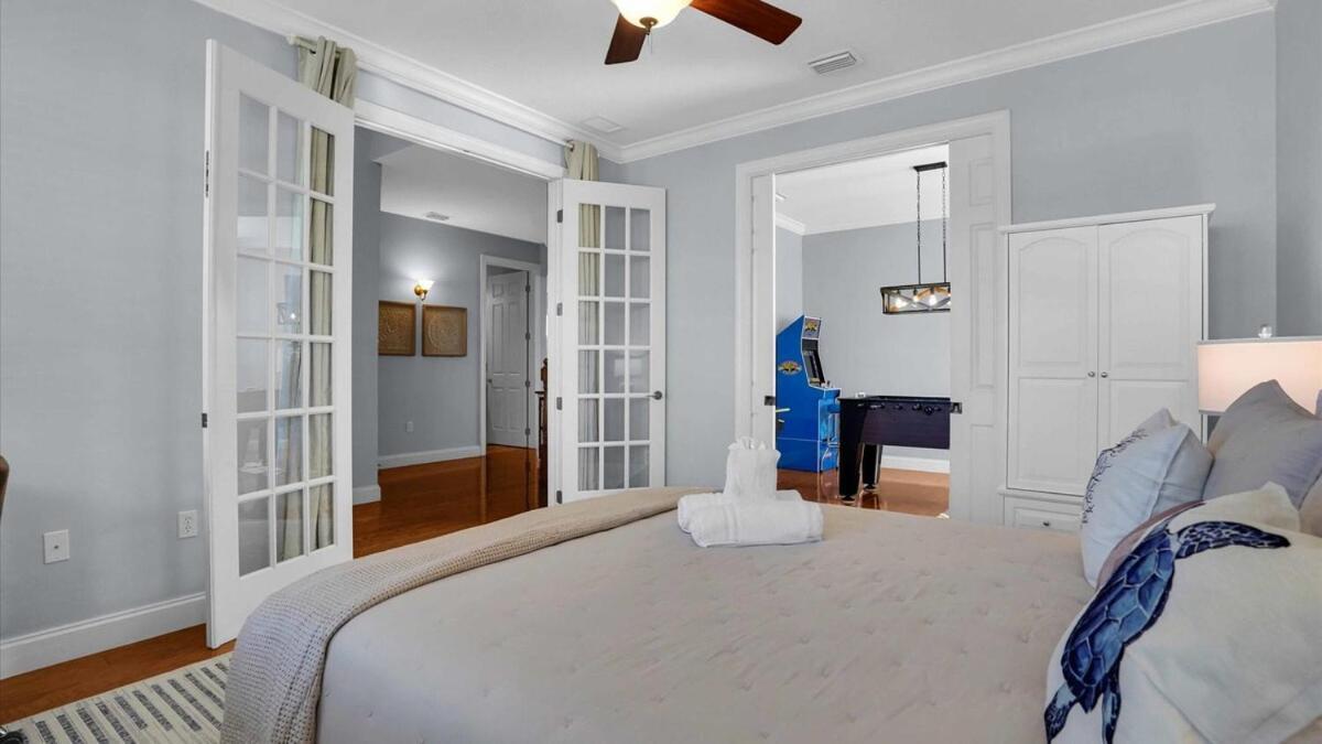 Holiday home Modern - 3k Sqft - 5br & 11 Beds - Brand New Hot Tub - 6 Miles To Ami Beaches Bradenton