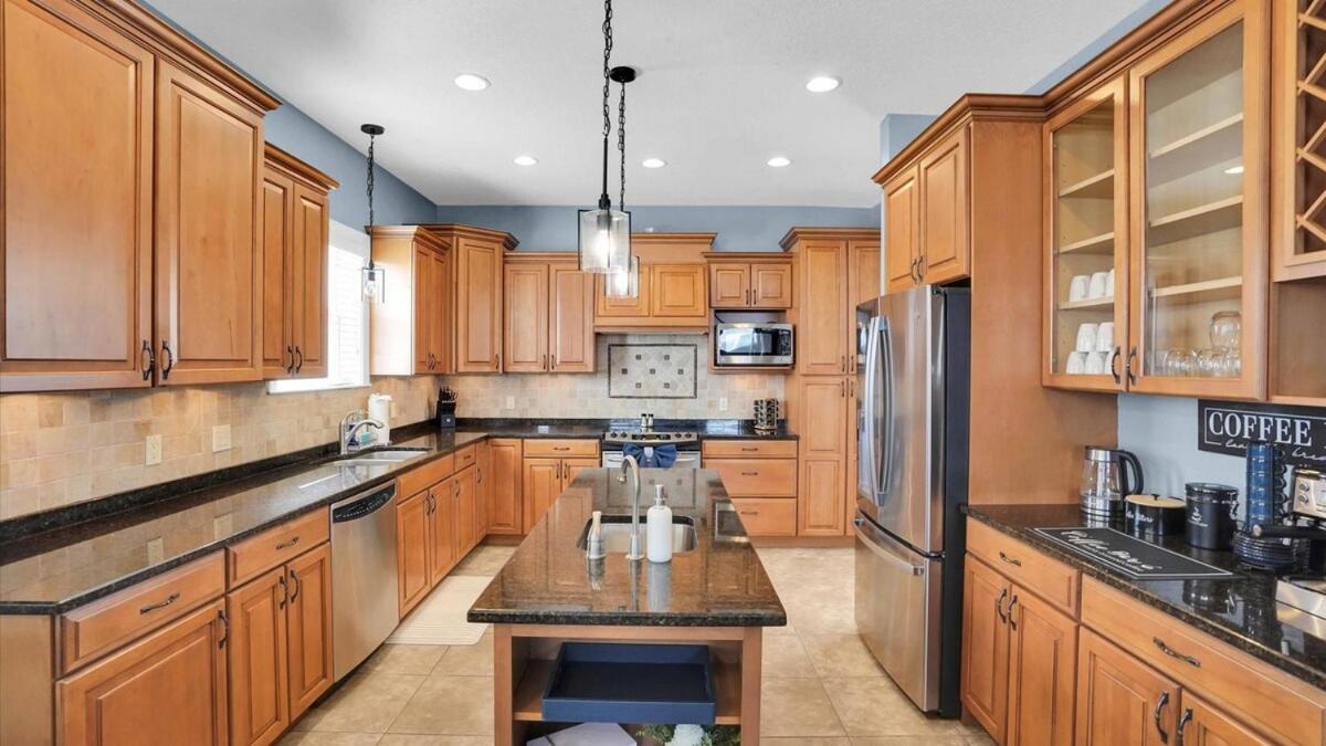 Modern - 3k Sqft - 5br & 11 Beds - Brand New Hot Tub - 6 Miles To Ami Beaches