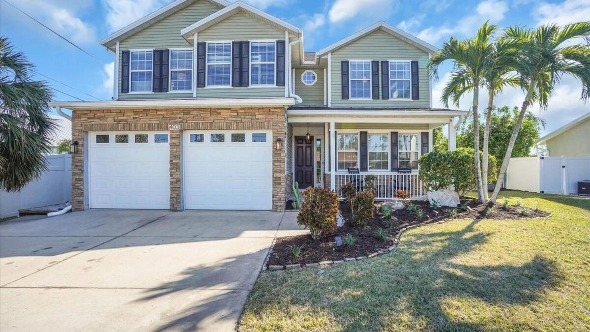 Holiday home Modern - 3k Sqft - 5br & 11 Beds - Brand New Hot Tub - 6 Miles To Ami Beaches *