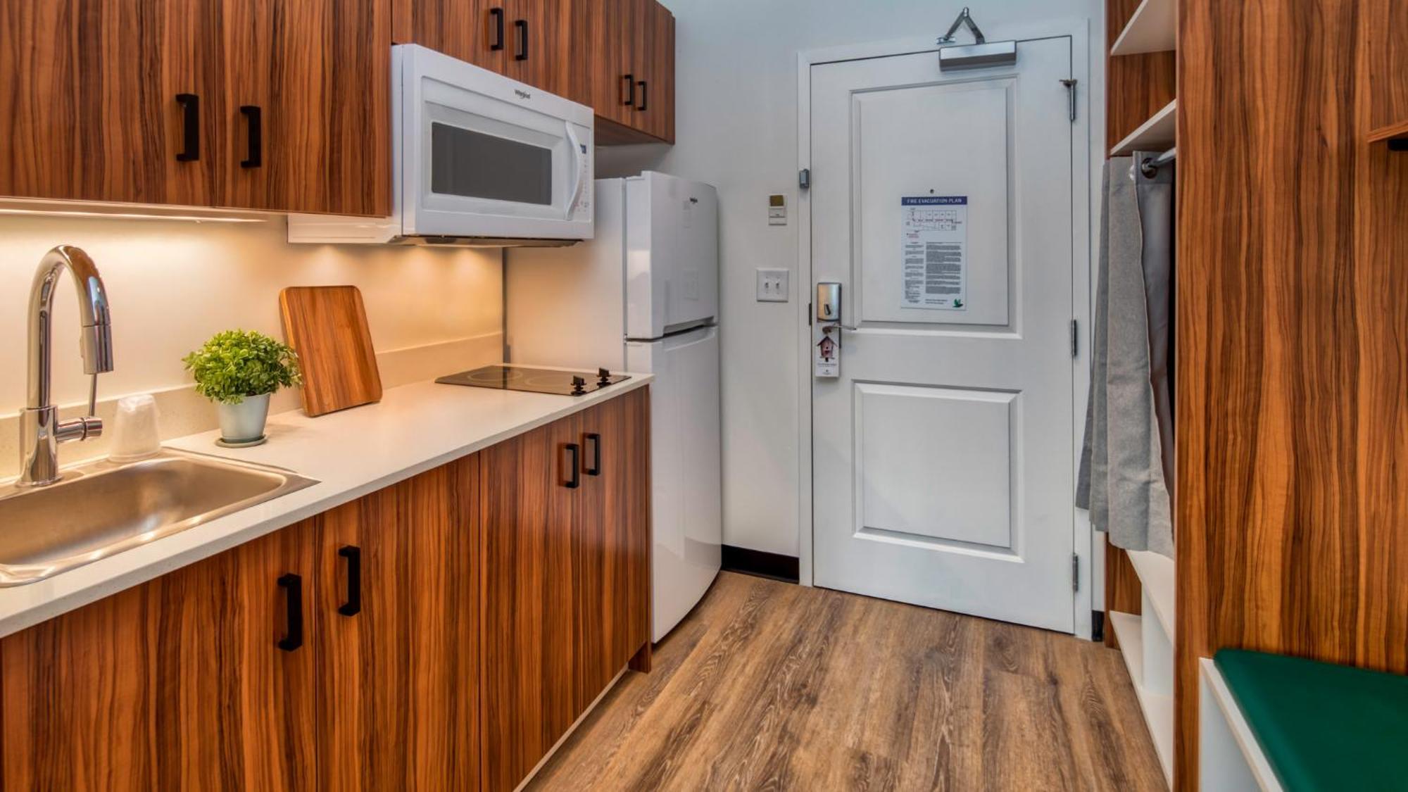 Uptown Extended Tampa Fl - Riverview Hotel 3*