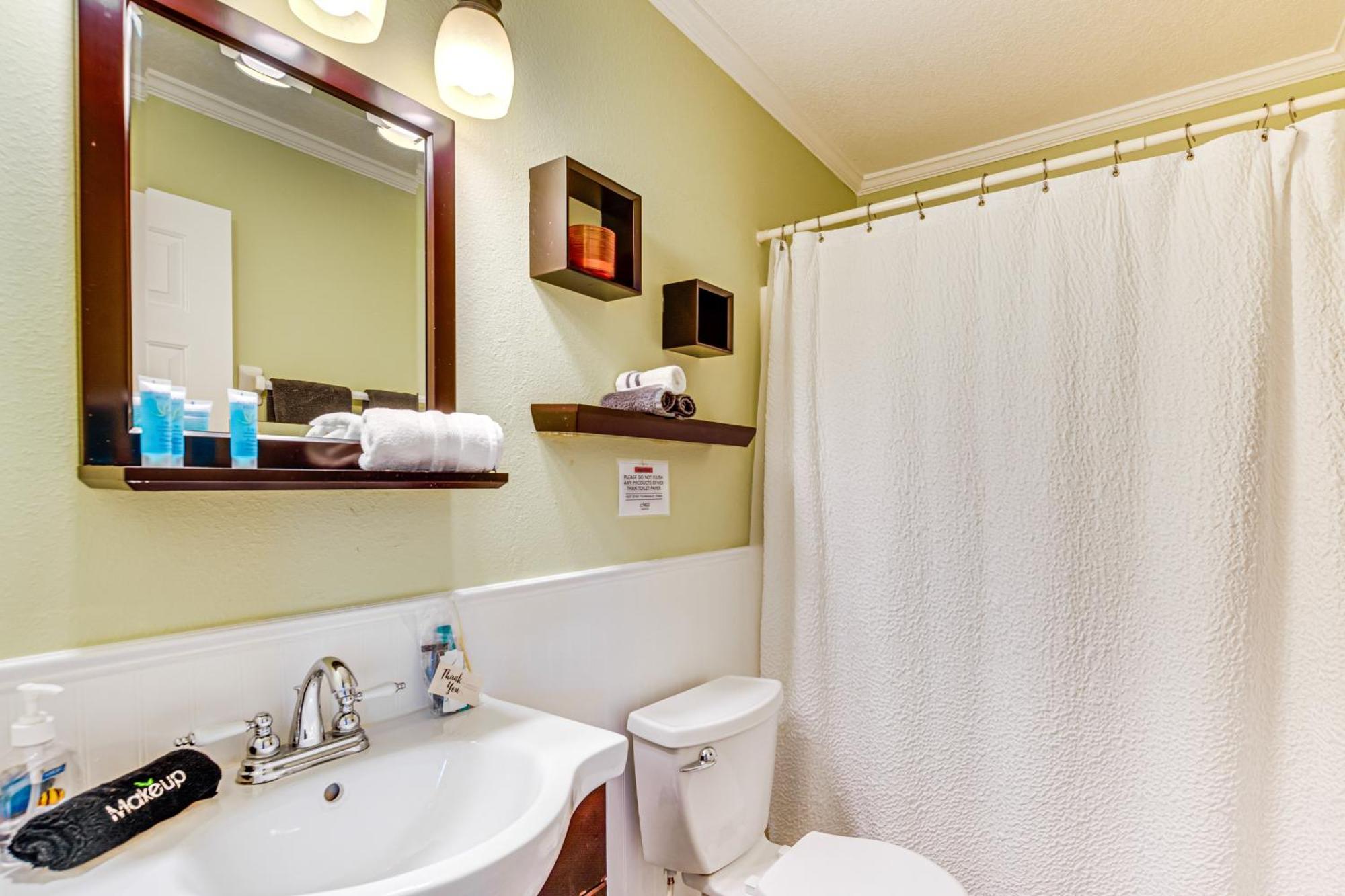 Townhome In Historical District! Holiday home *
