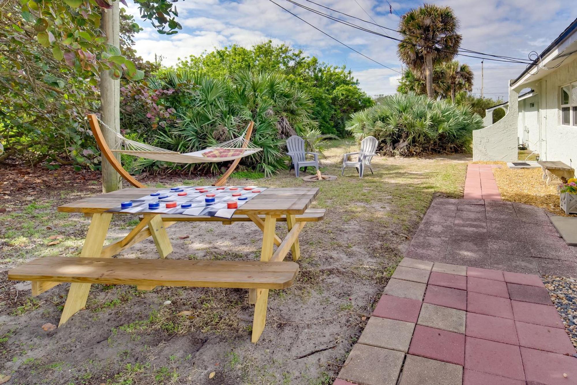 Holiday home Beachfront With Yard - Pets Welcome