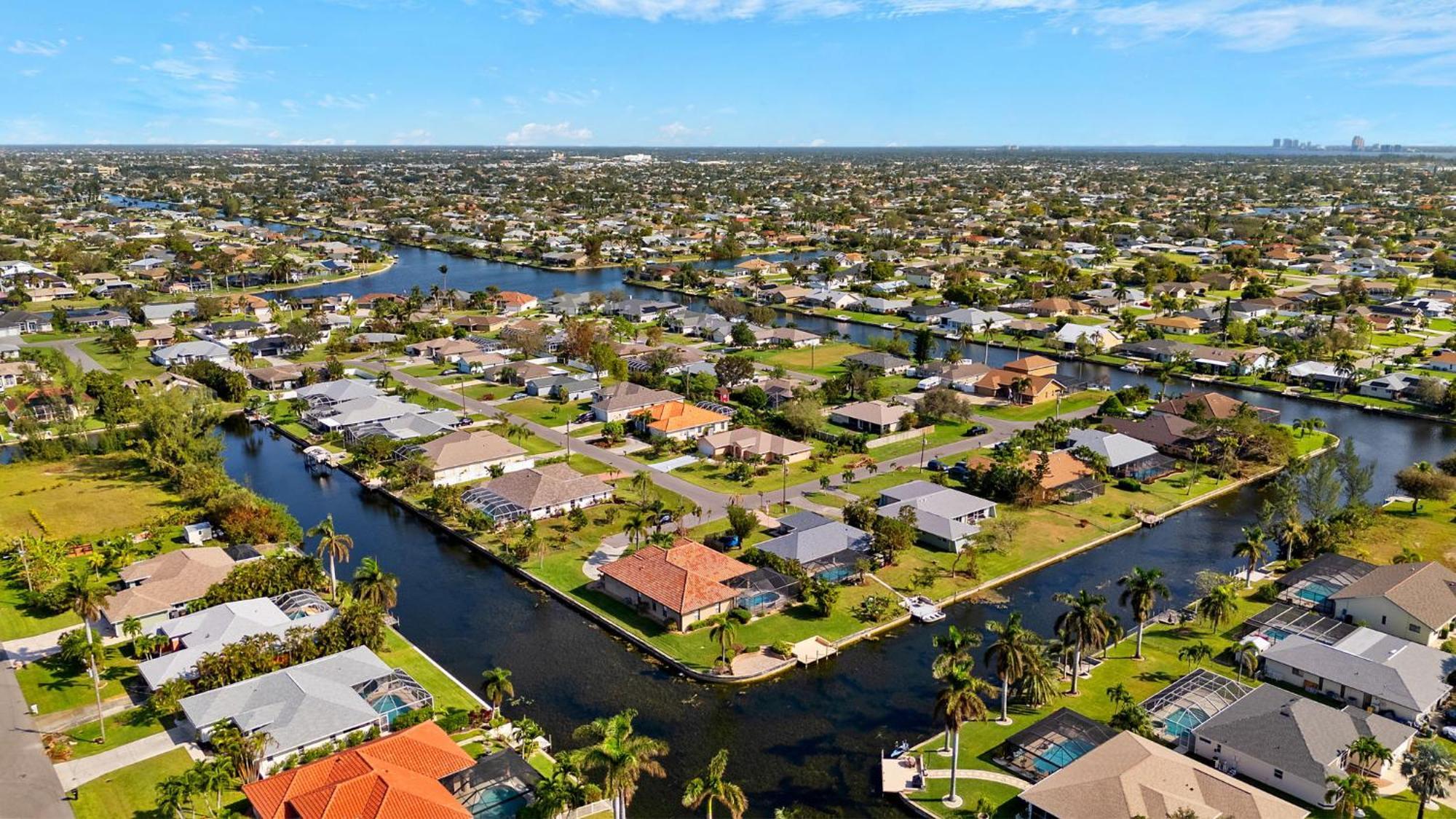 New Listing! Electric-heated Pool On Canal - Dolly Villa Cape Coral