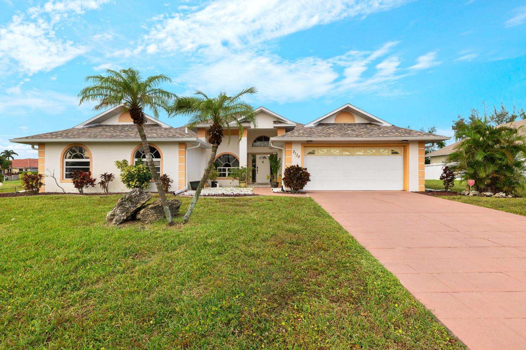 Villa New Listing! Electric-heated Pool On Canal - Dolly *
