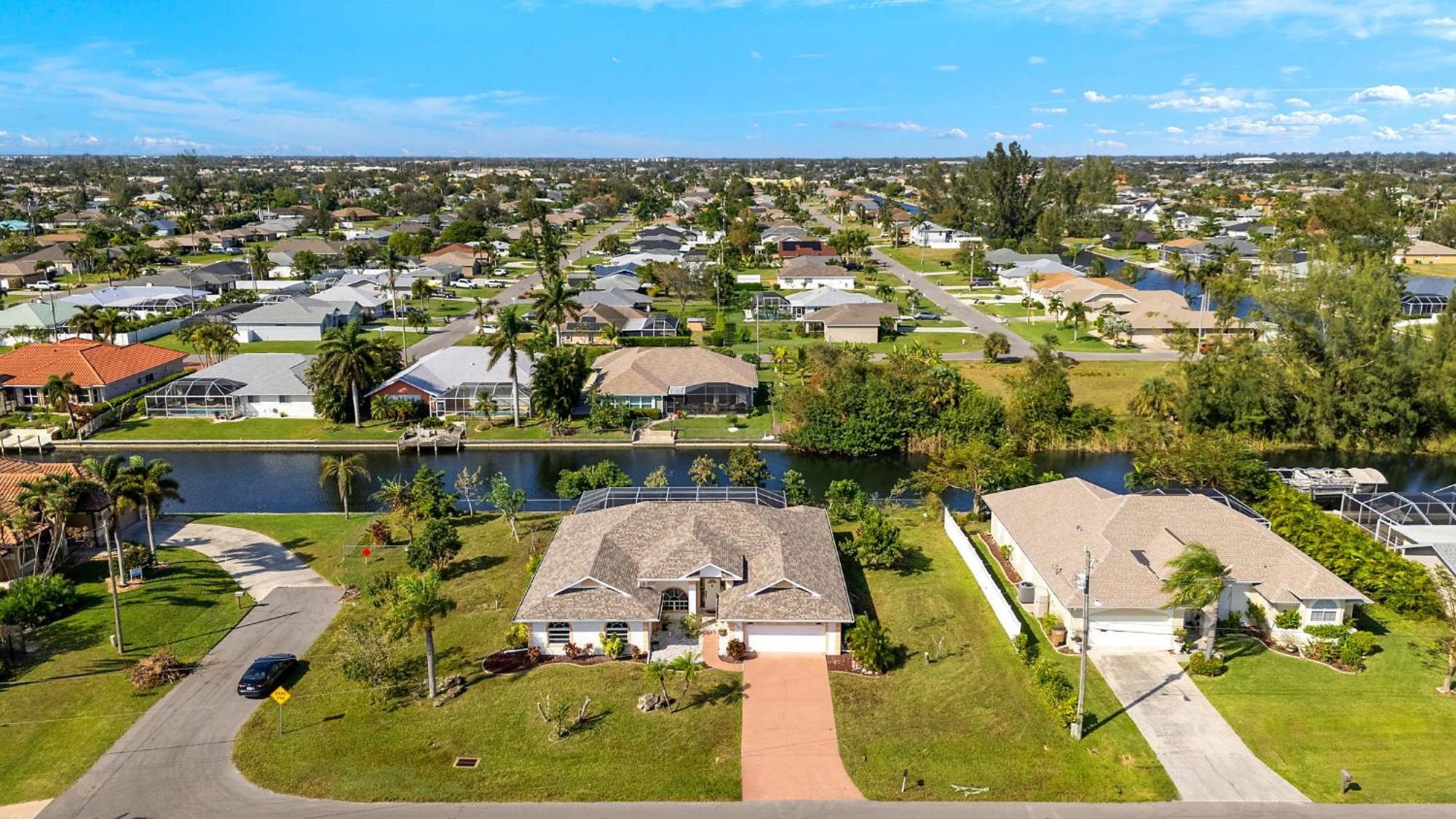 New Listing! Electric-heated Pool On Canal - Dolly Villa Cape Coral