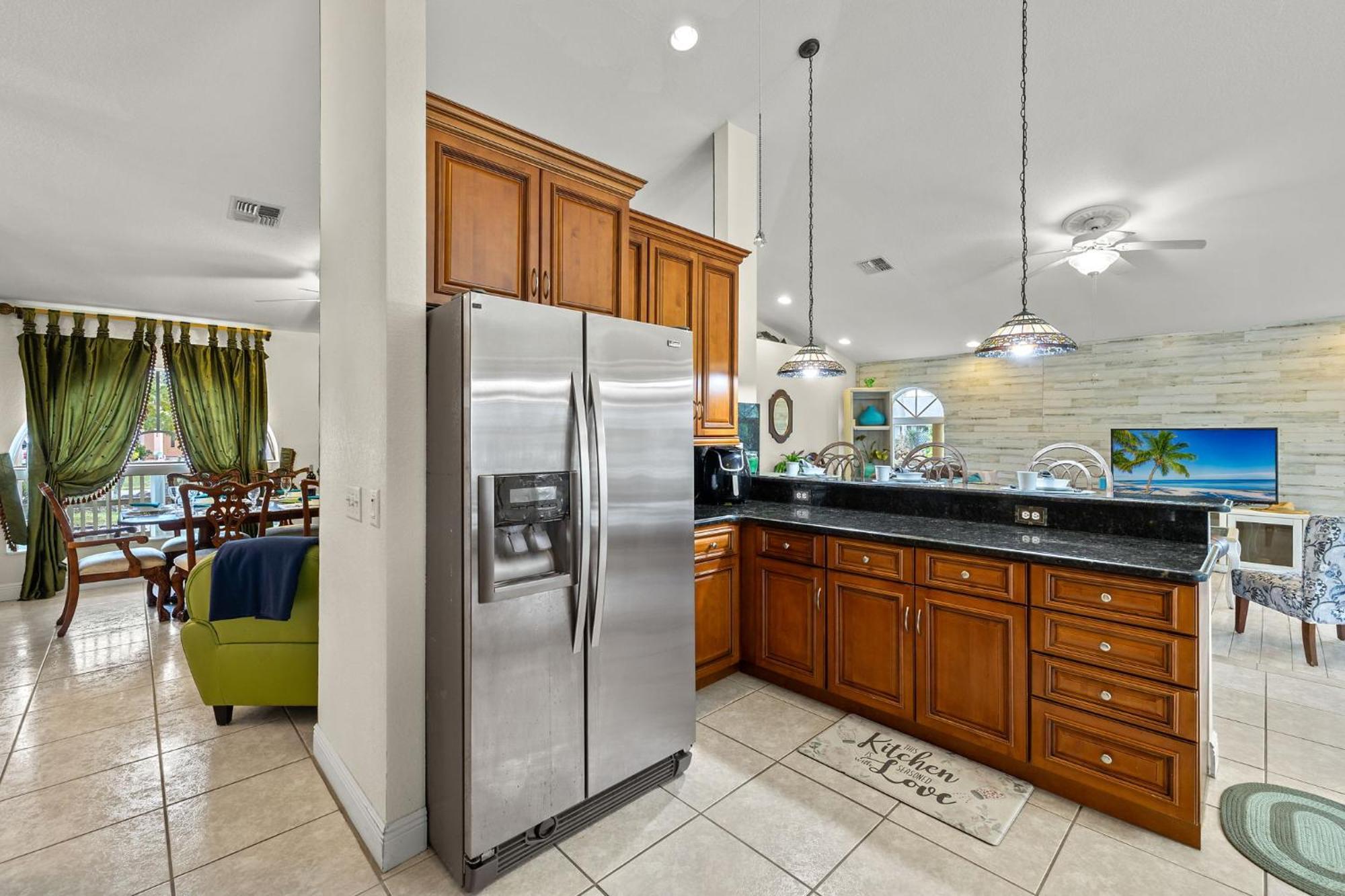 New Listing! Electric-heated Pool On Canal - Dolly Villa *