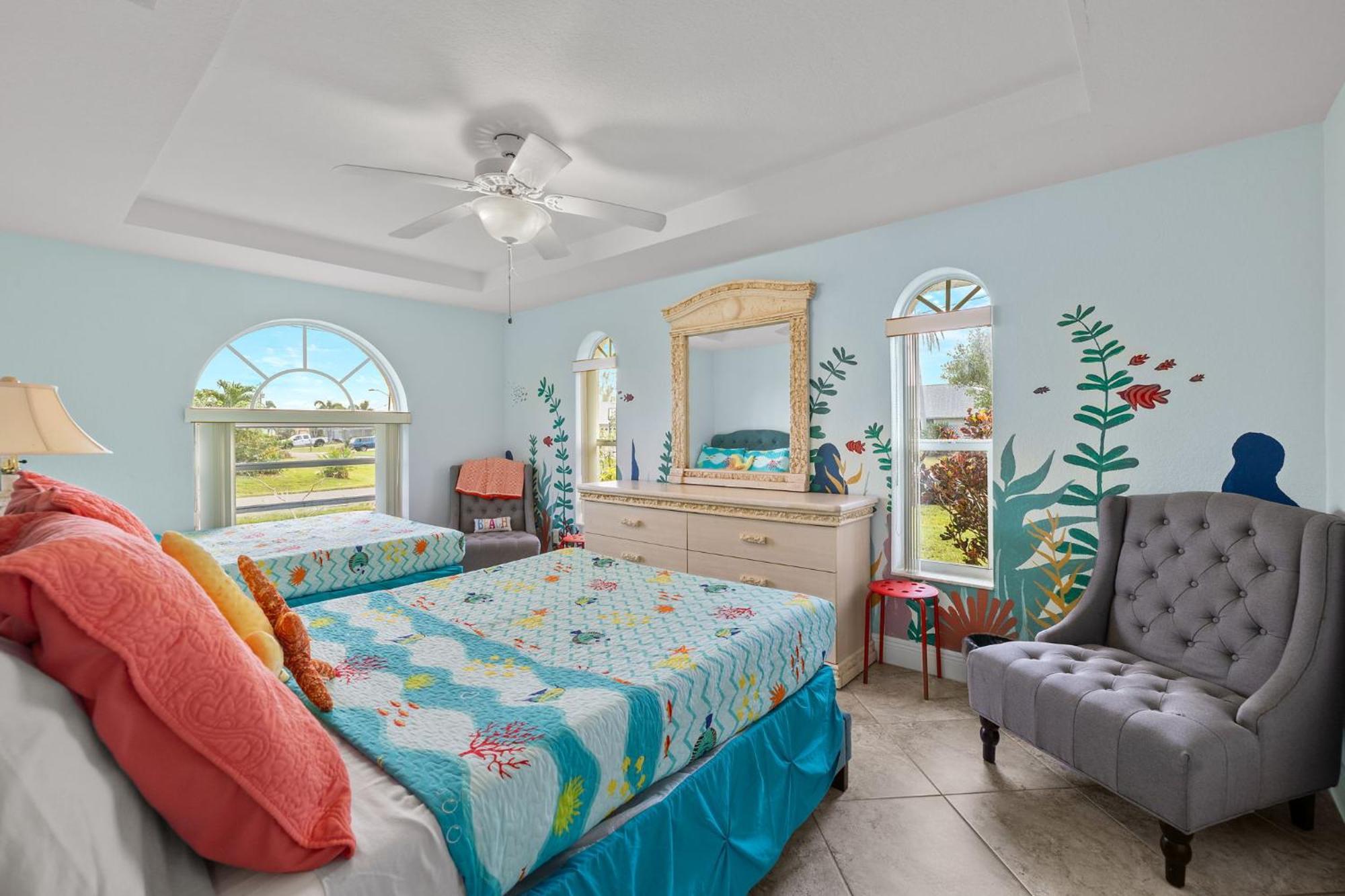 Villa New Listing! Electric-heated Pool On Canal - Dolly Cape Coral
