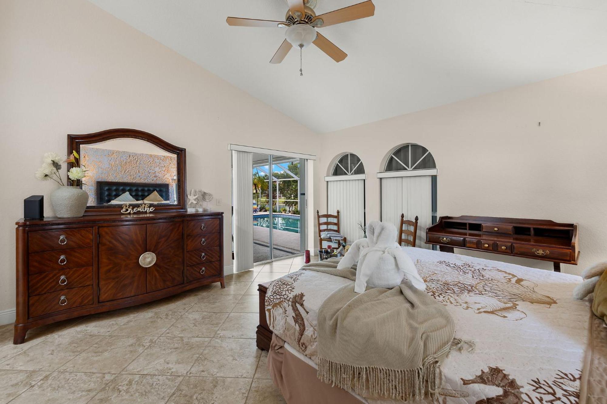 New Listing! Electric-heated Pool On Canal - Dolly Cape Coral