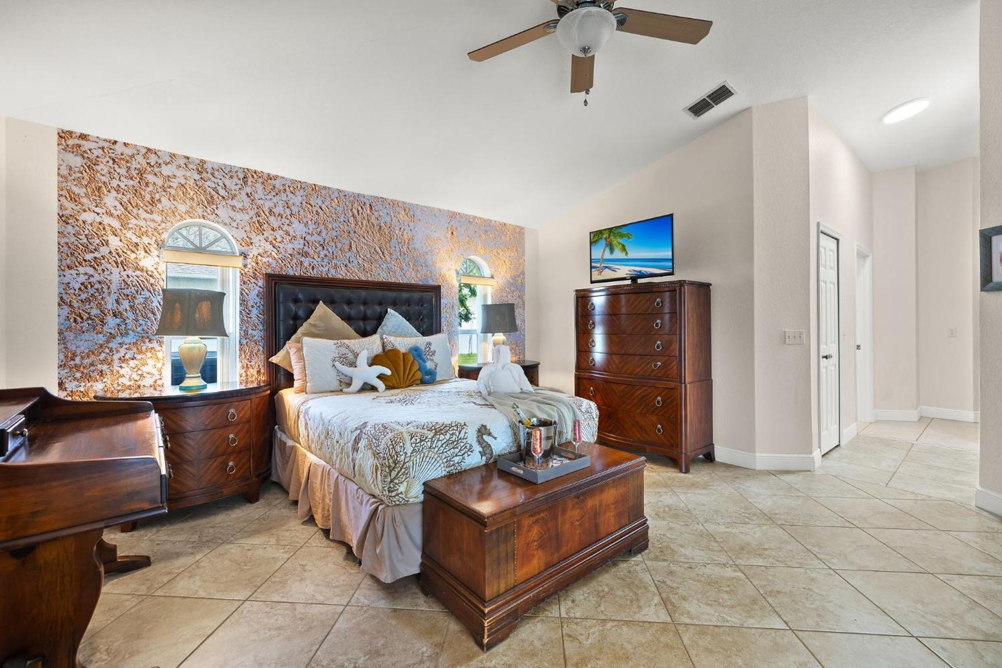 Villa New Listing! Electric-heated Pool On Canal - Dolly *