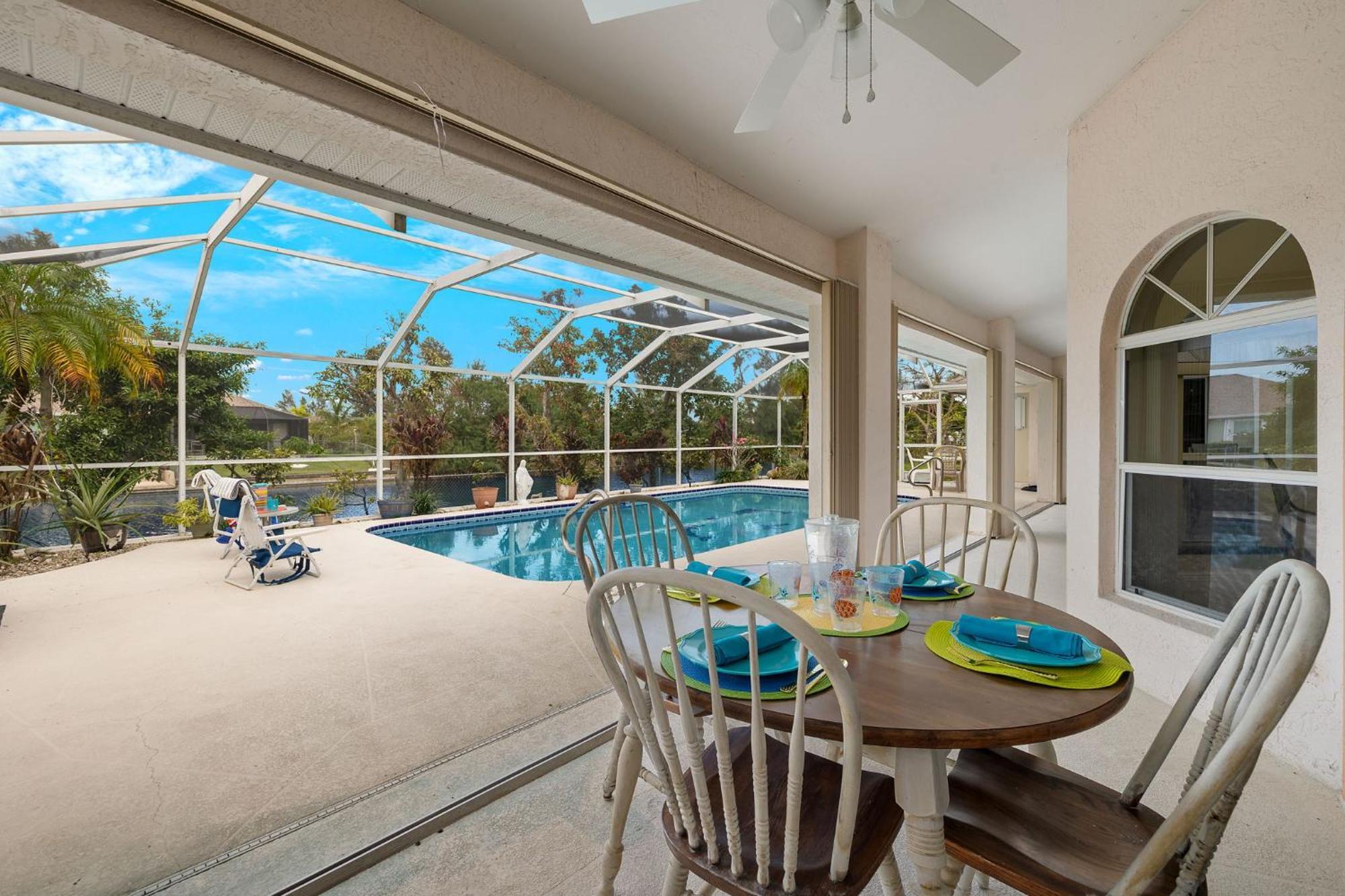New Listing! Electric-heated Pool On Canal - Dolly * Cape Coral