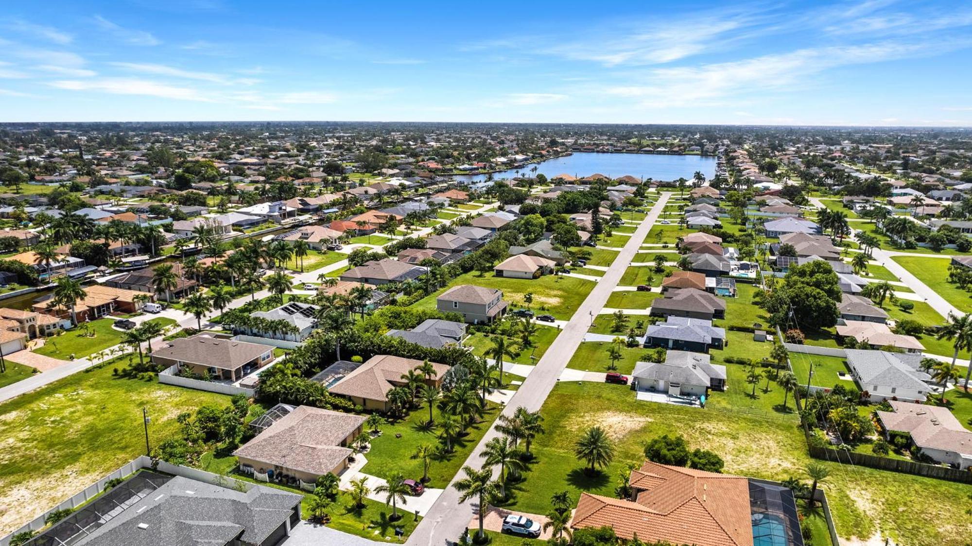 Private Oasis! Electric-heated Pool - Perfect For Families! - Barbossa Villa Cape Coral