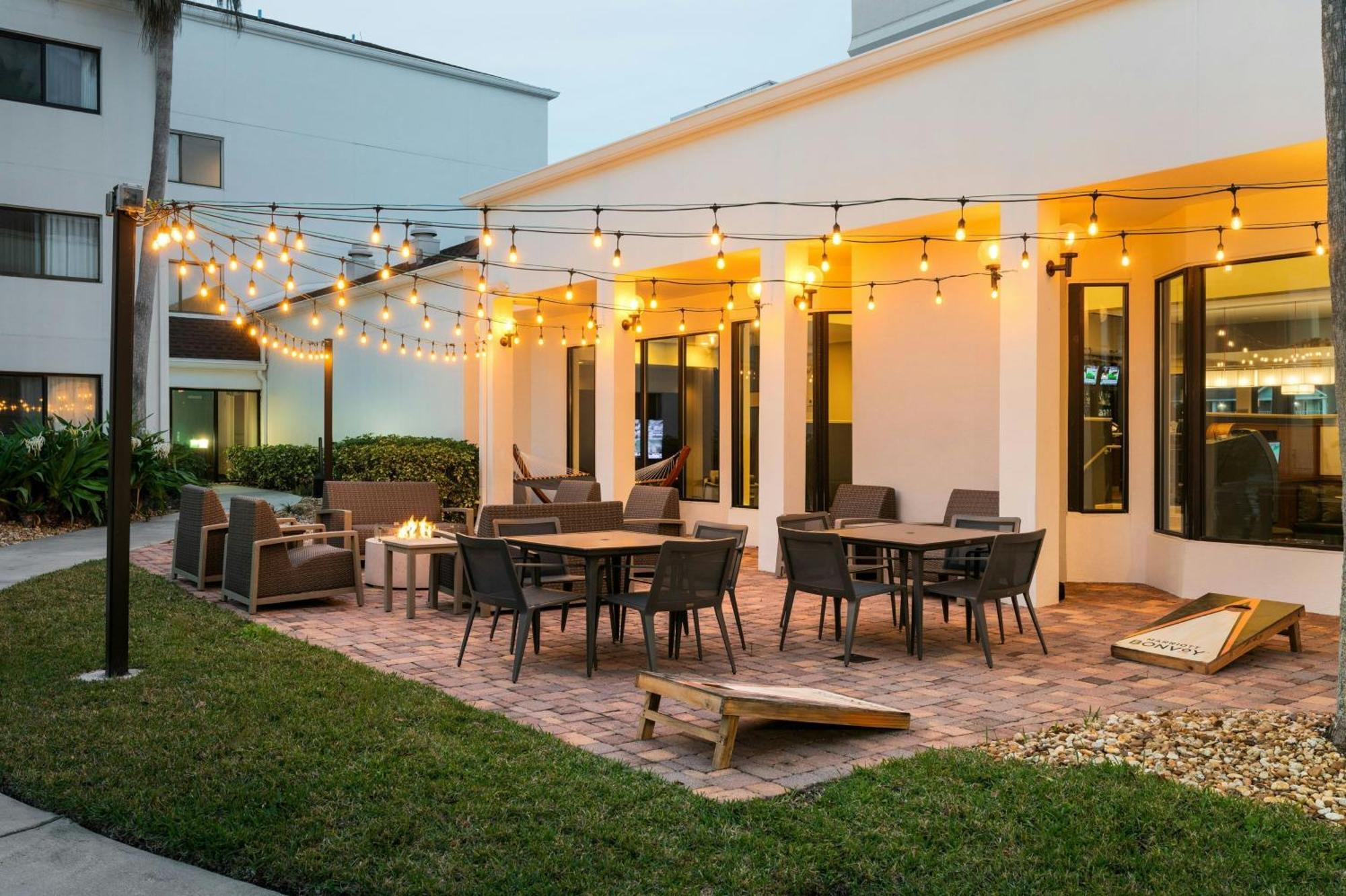 Courtyard West 3*