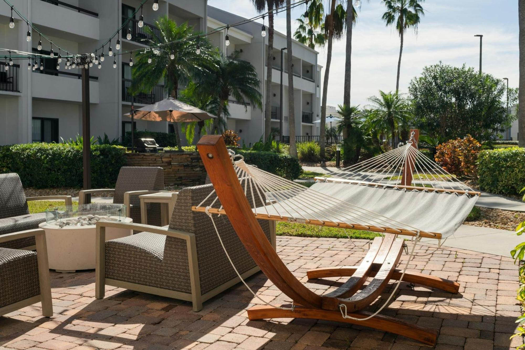 Hotel Courtyard West