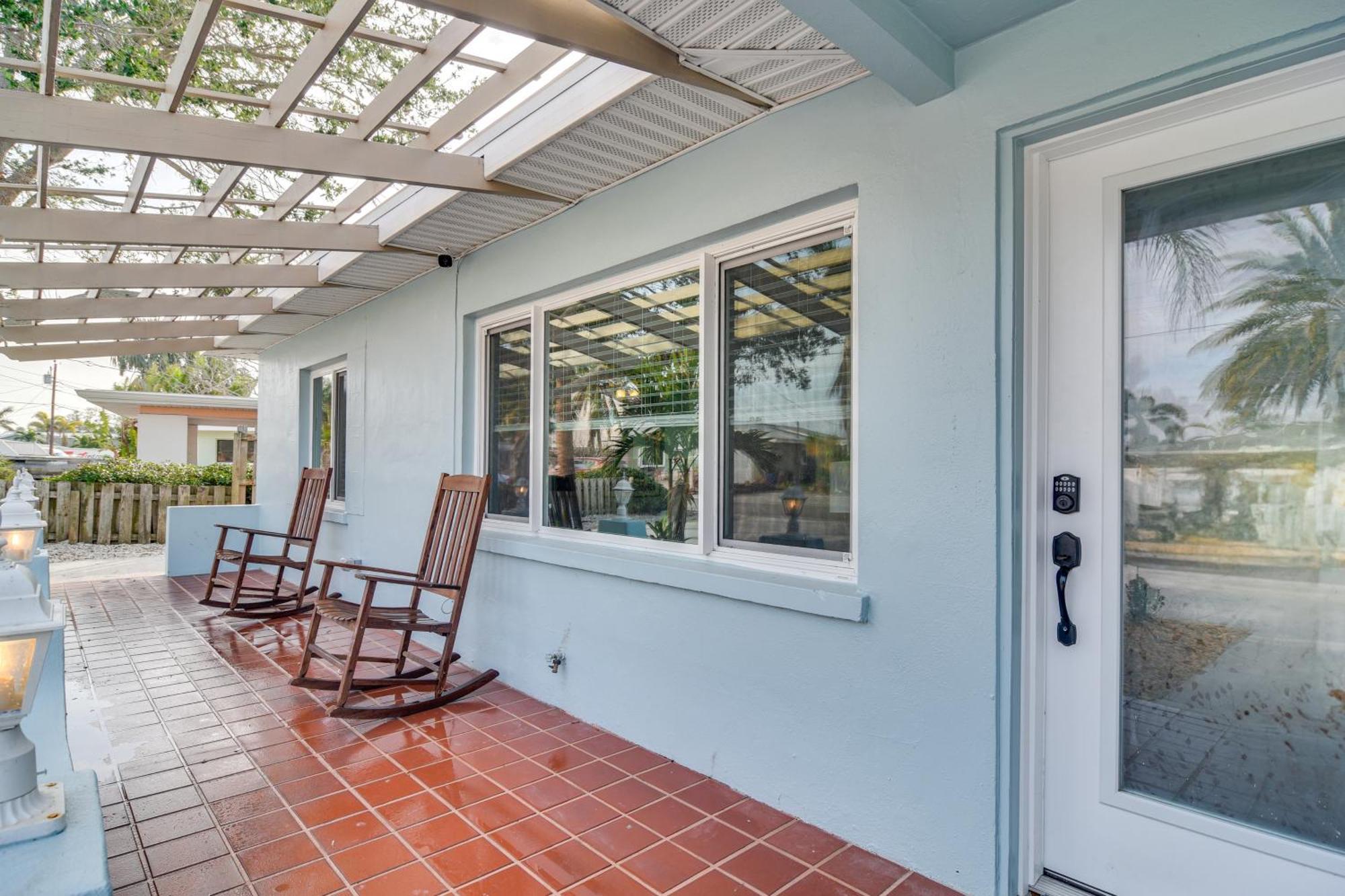 Holiday home Canal-front With Private Pool And Dock!