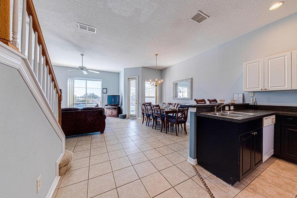 Newly Renovated Courtyard Villa Davenport
