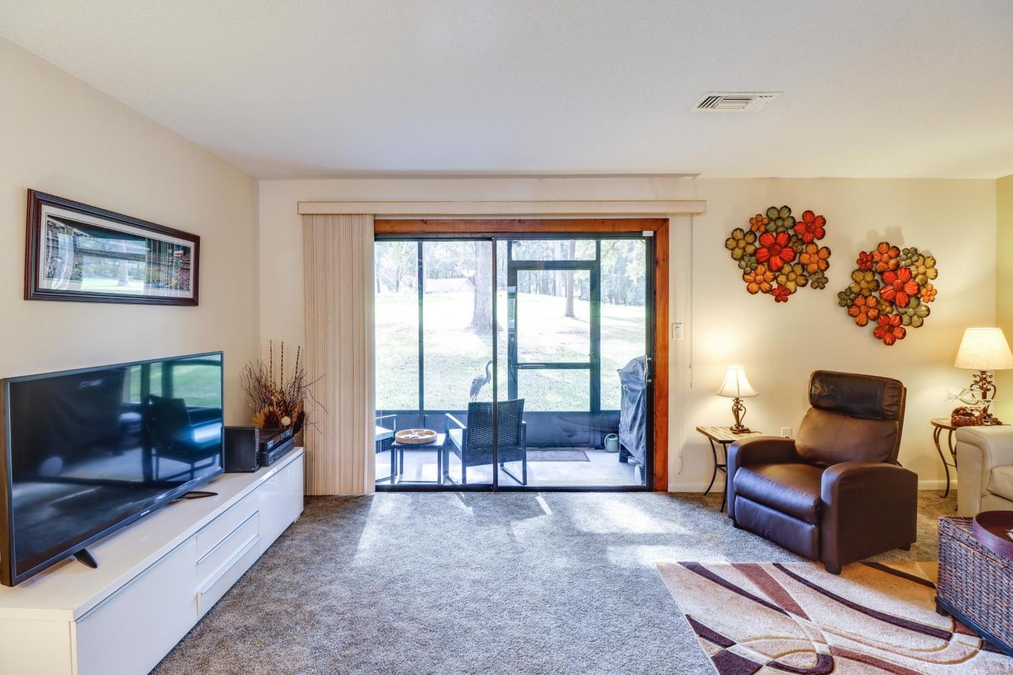 Cozy Townhome - 2 Mi To Rainbow Springs! *