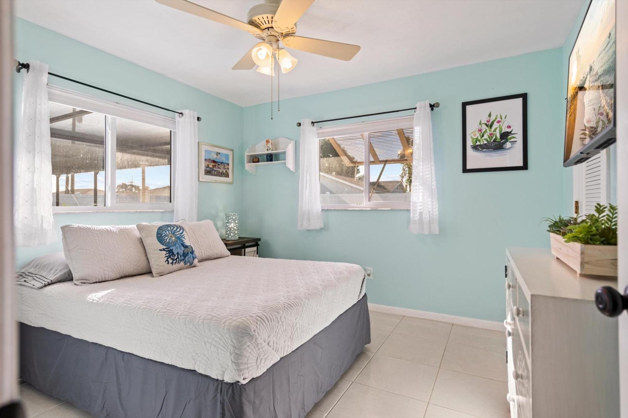 Beautifully Remodeled Electric-heated Pool With Bikes - Perfect For Families! - Skyy Villa *