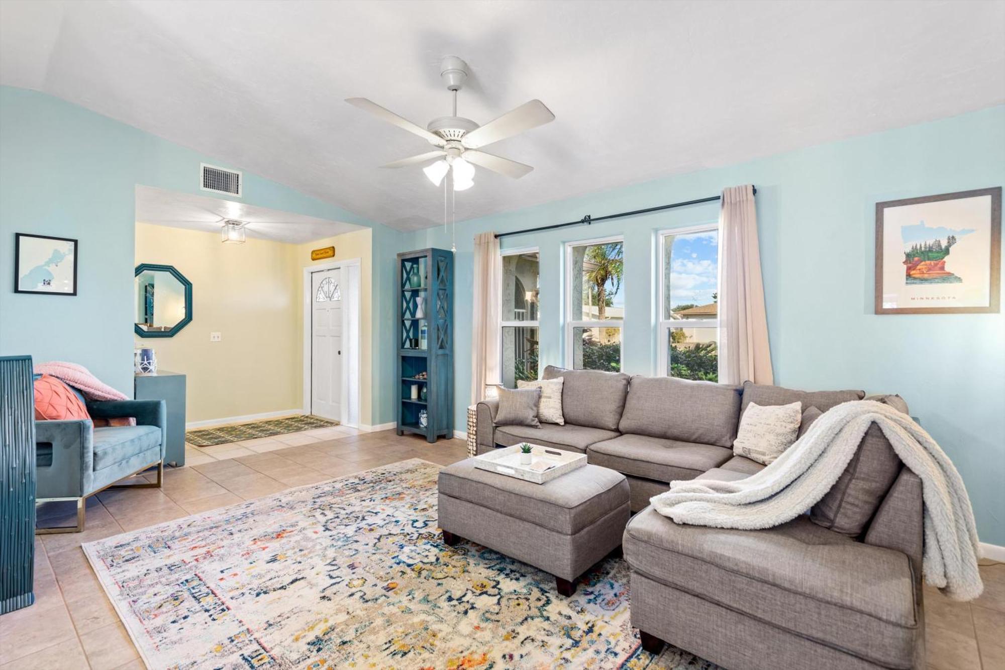 Beautifully Remodeled Electric-heated Pool With Bikes - Perfect For Families! - Skyy