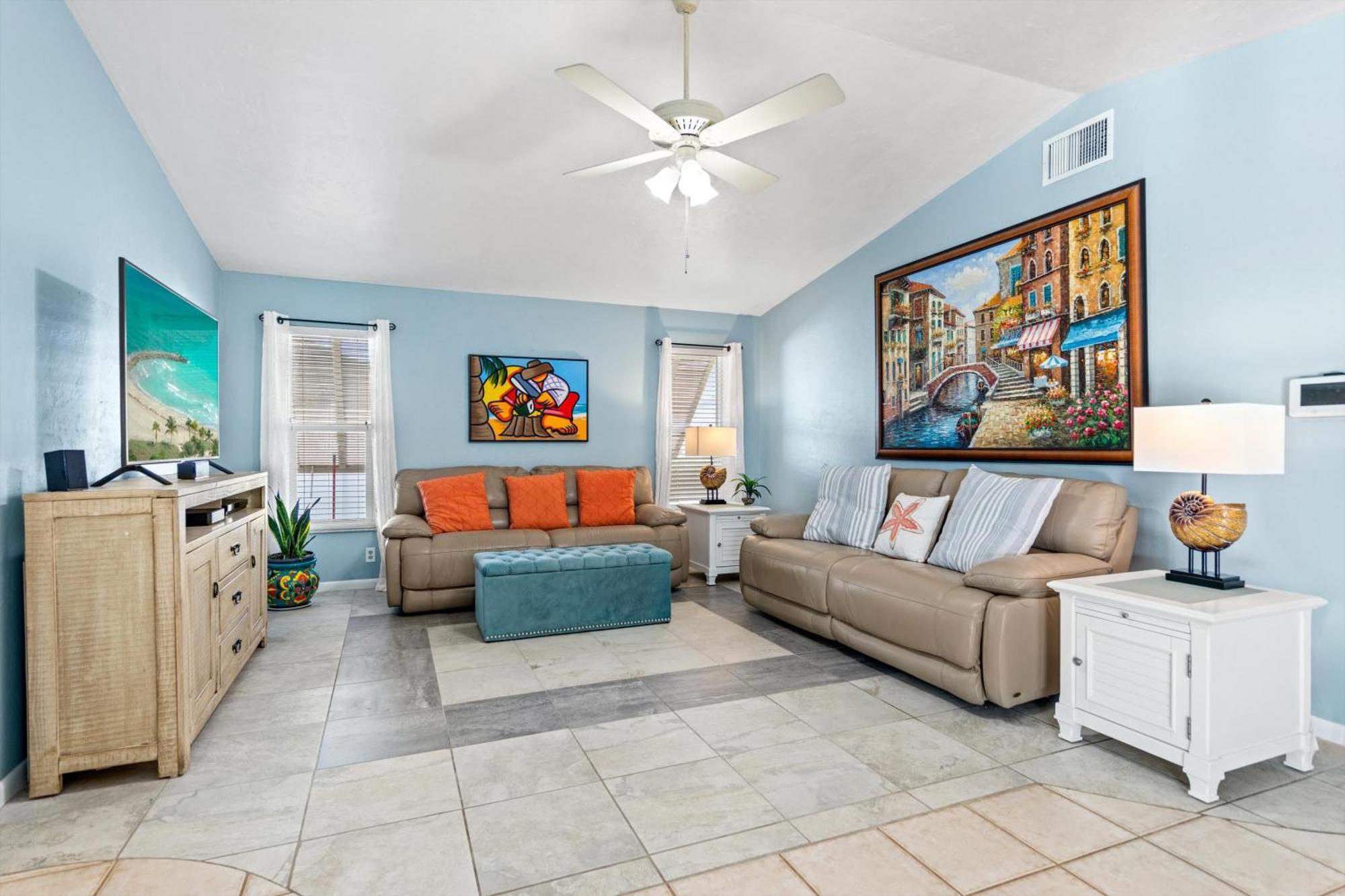 Beautifully Remodeled Electric-heated Pool With Bikes - Perfect For Families! - Skyy Villa