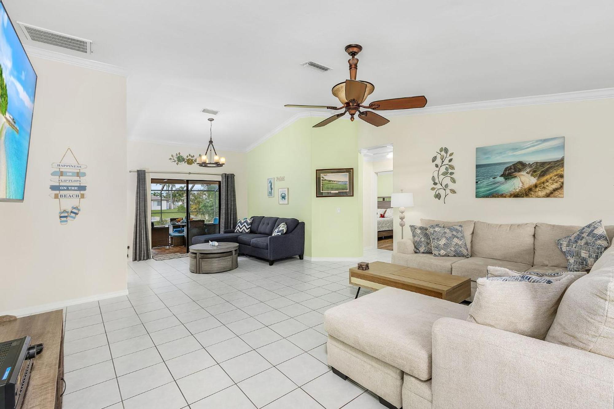 Family-friendly Salt Water Electric-heated Pool With Gulf Access - Mahana Villa Cape Coral
