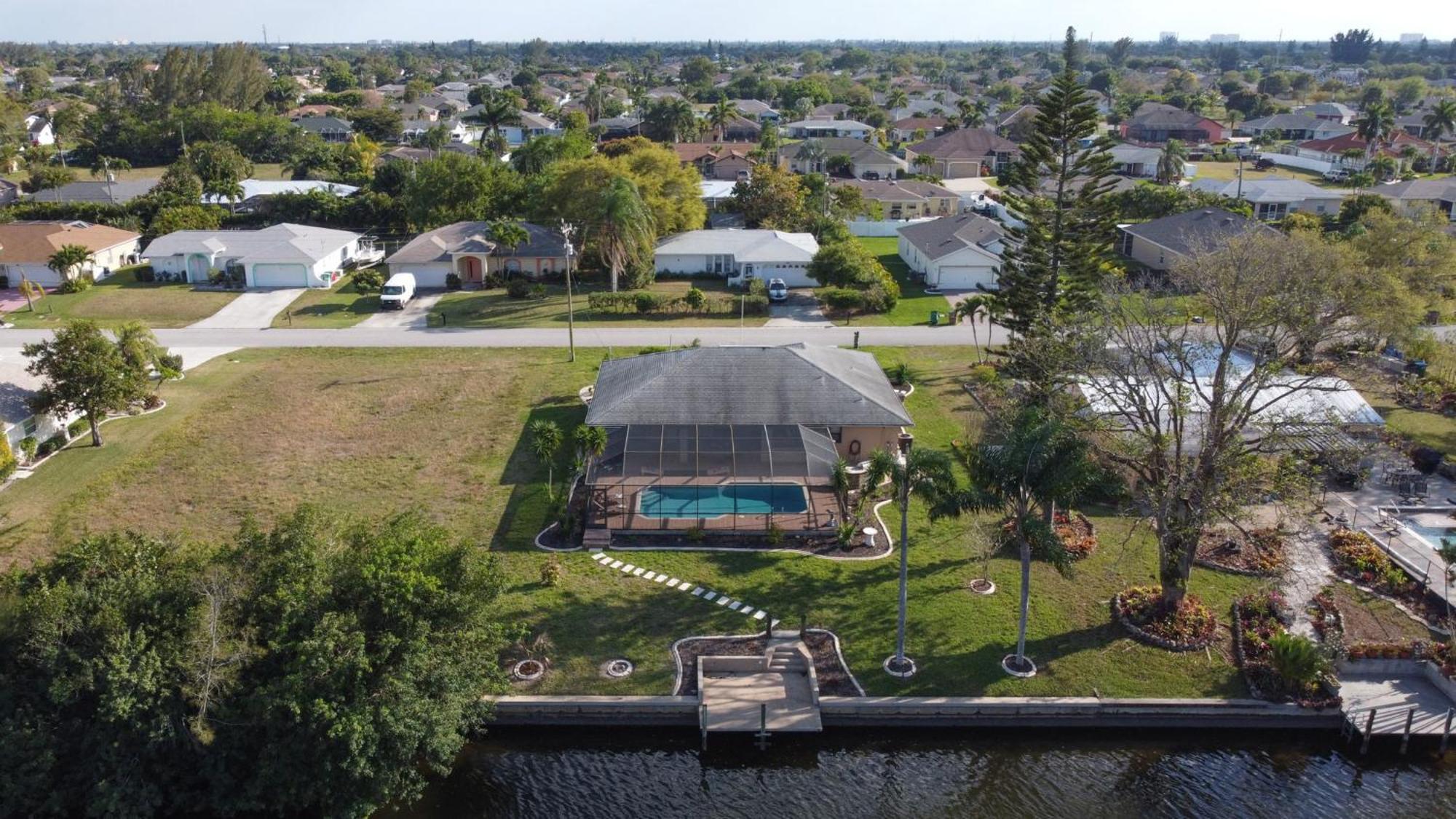 Villa Family-friendly Salt Water Electric-heated Pool With Gulf Access - Mahana *