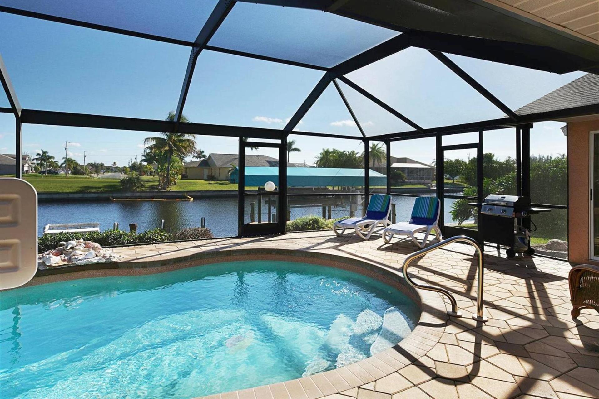 Villa Spacious Electric-heated Pool On Gulf-access Canal With Bikes - Joan Matlacha