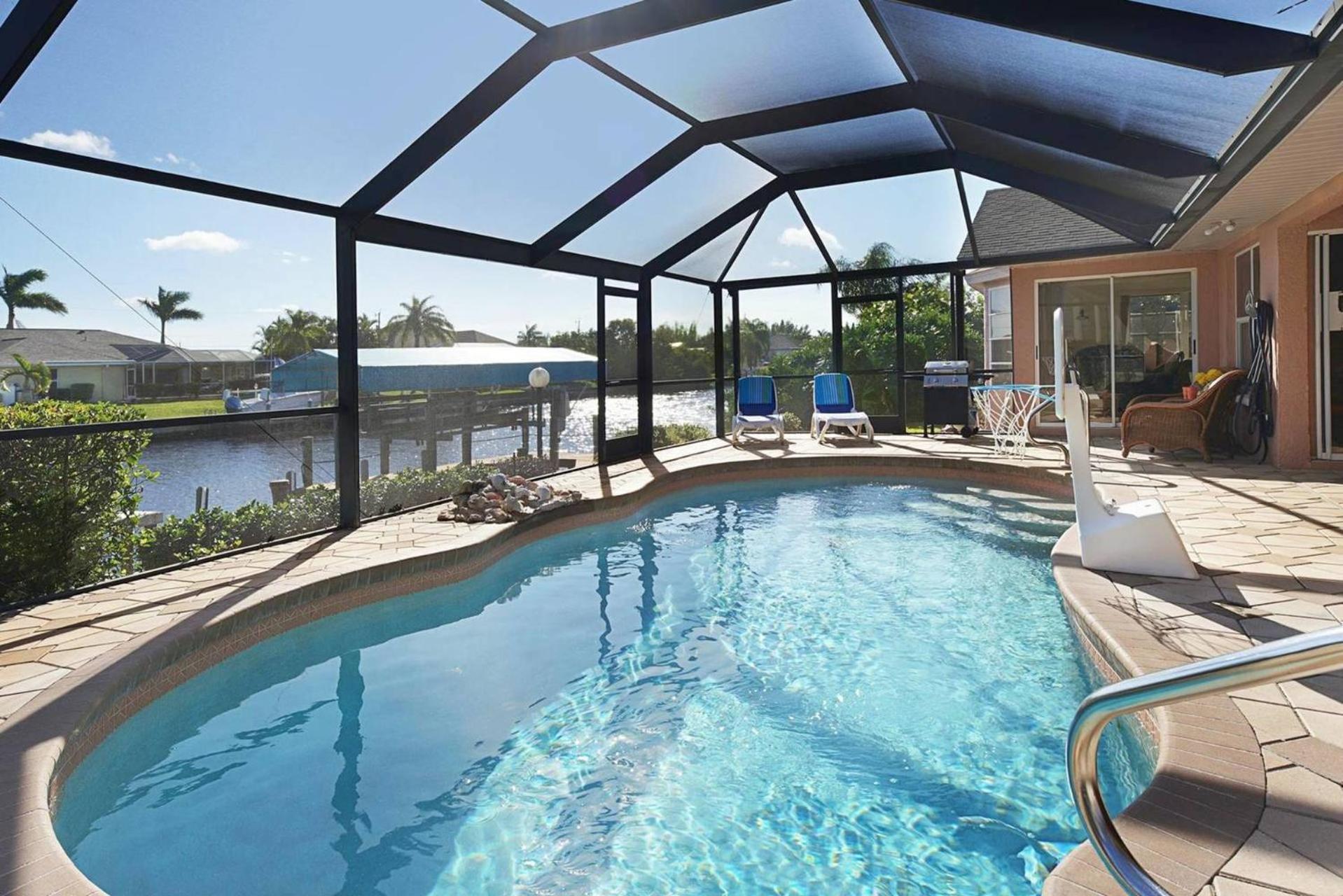 Spacious Electric-heated Pool On Gulf-access Canal With Bikes - Joan Villa *