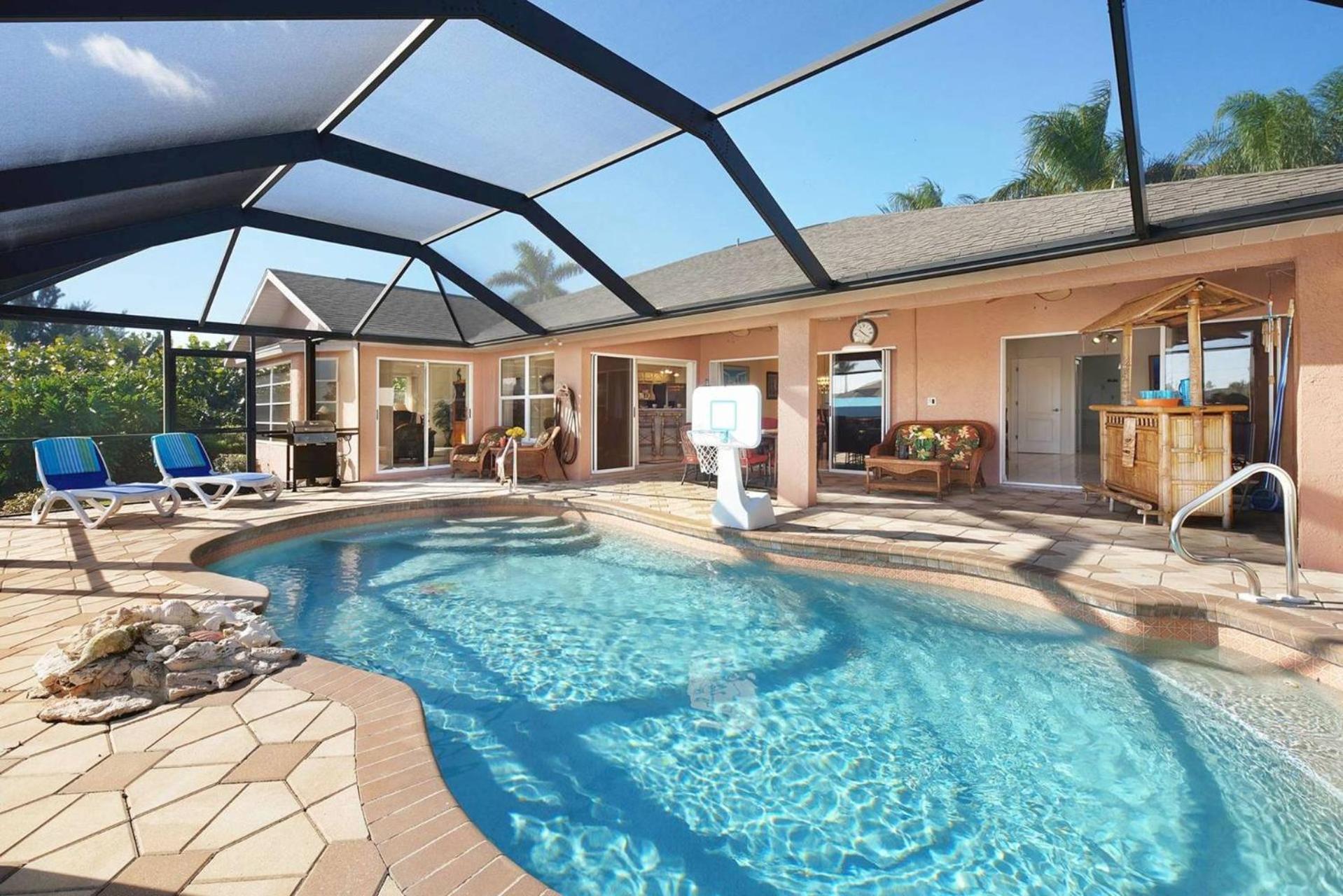 Spacious Electric-heated Pool On Gulf-access Canal With Bikes - Joan Villa Matlacha