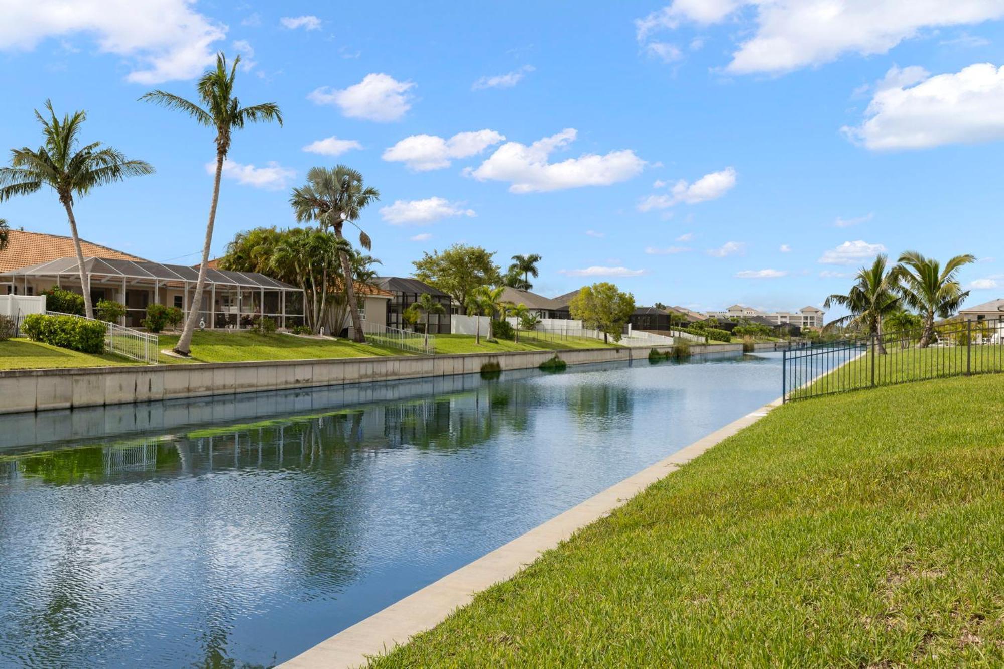 New Construction Modern 4-bedroom With Saltwater Heated Pool - Lola