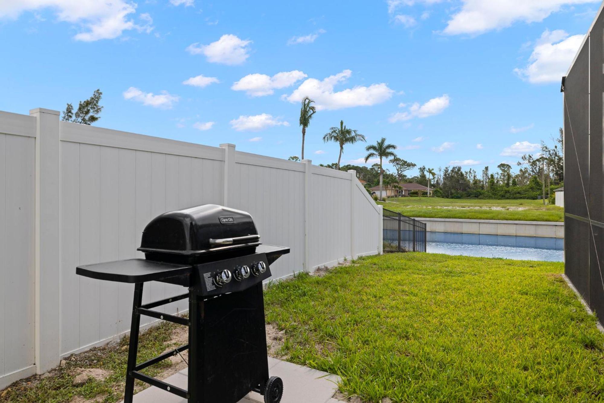 New Construction Modern 4-bedroom With Saltwater Heated Pool - Lola Villa Cape Coral