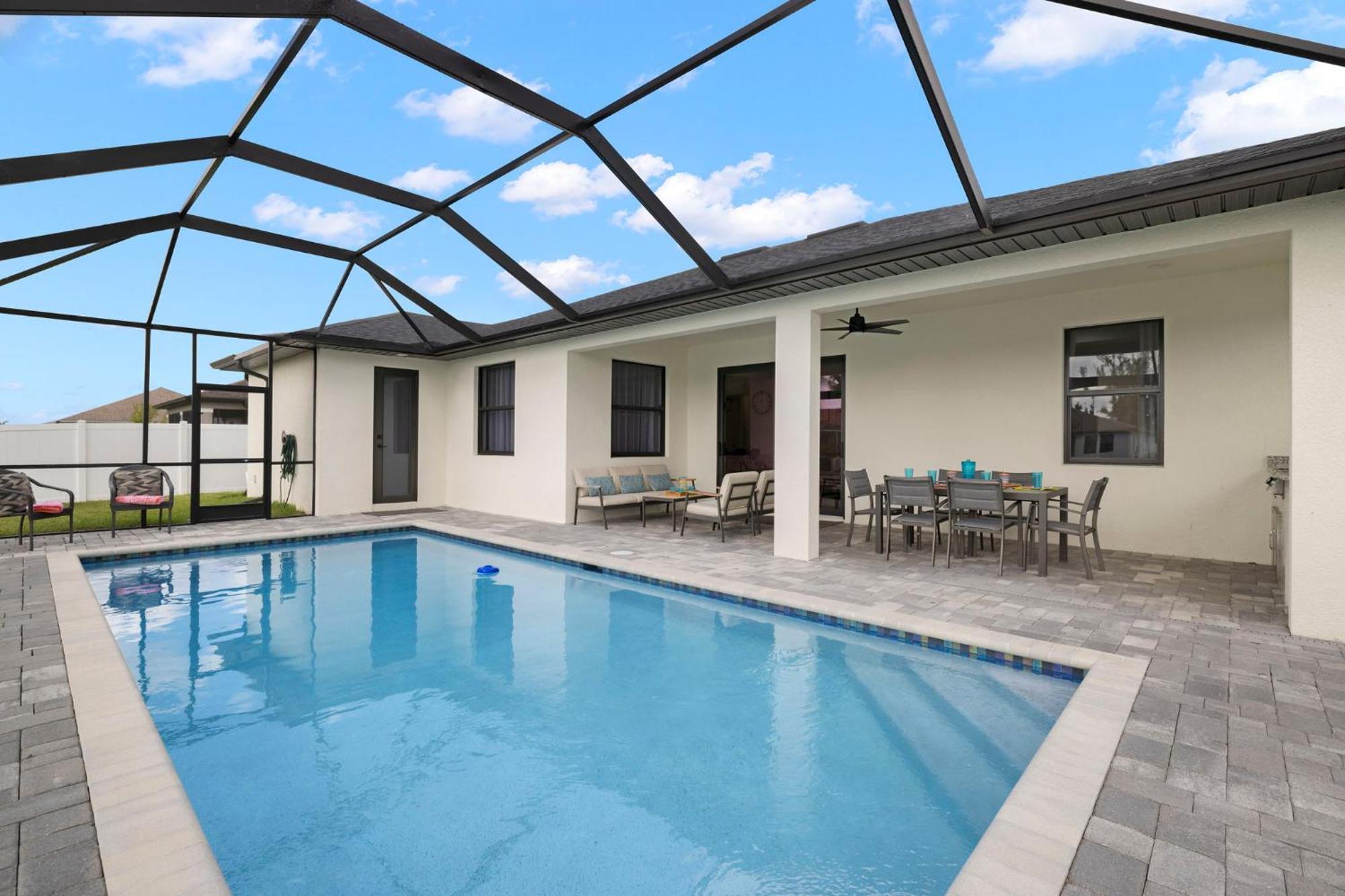 New Construction Modern 4-bedroom With Saltwater Heated Pool - Lola * Cape Coral