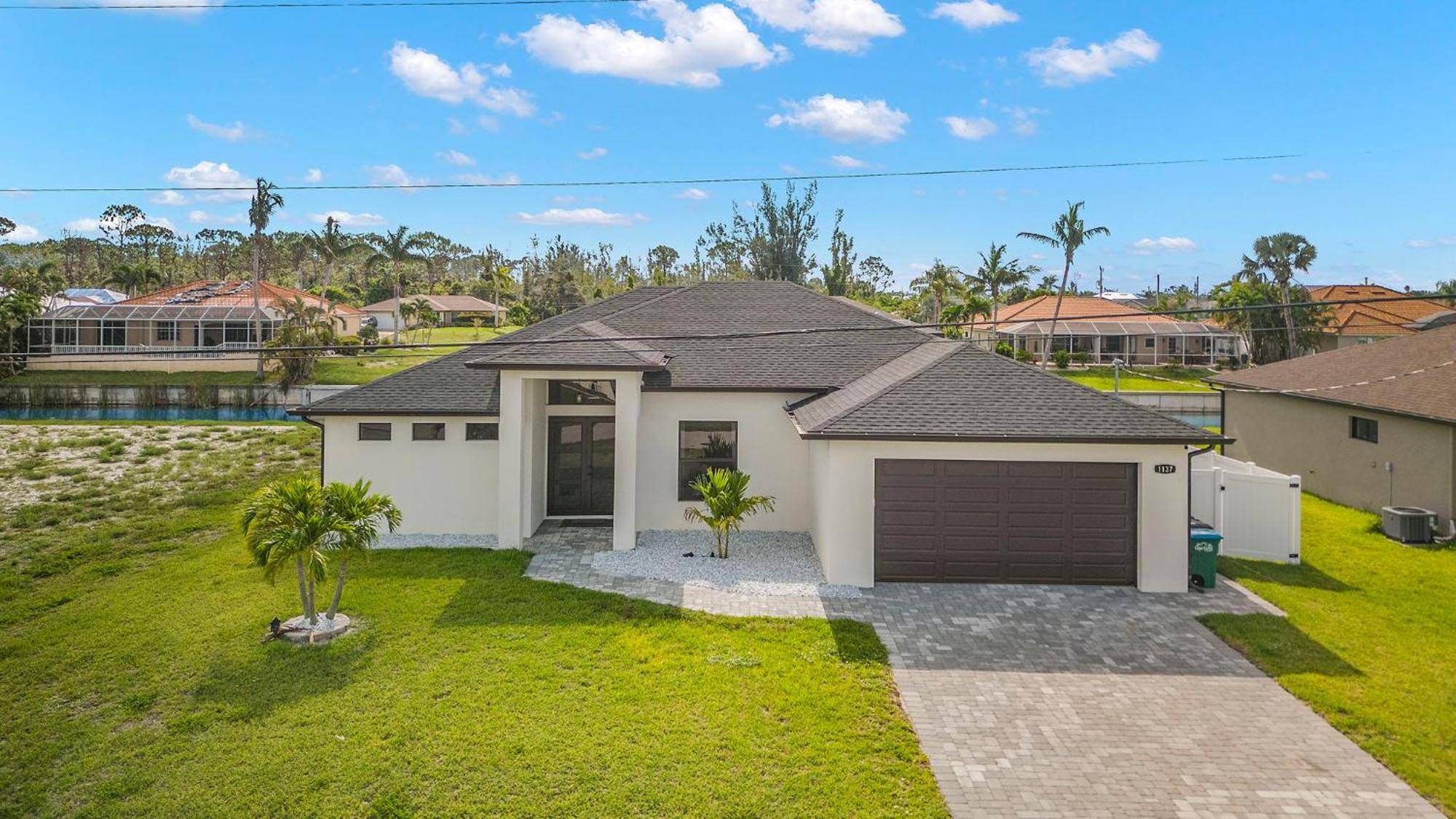 New Construction Modern 4-bedroom With Saltwater Heated Pool - Lola Villa