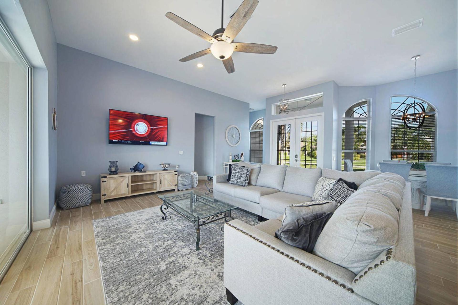 Villa Remodeled Electric-heated Pool On Gulf-access Canal With Bikes - Liza Cape Coral