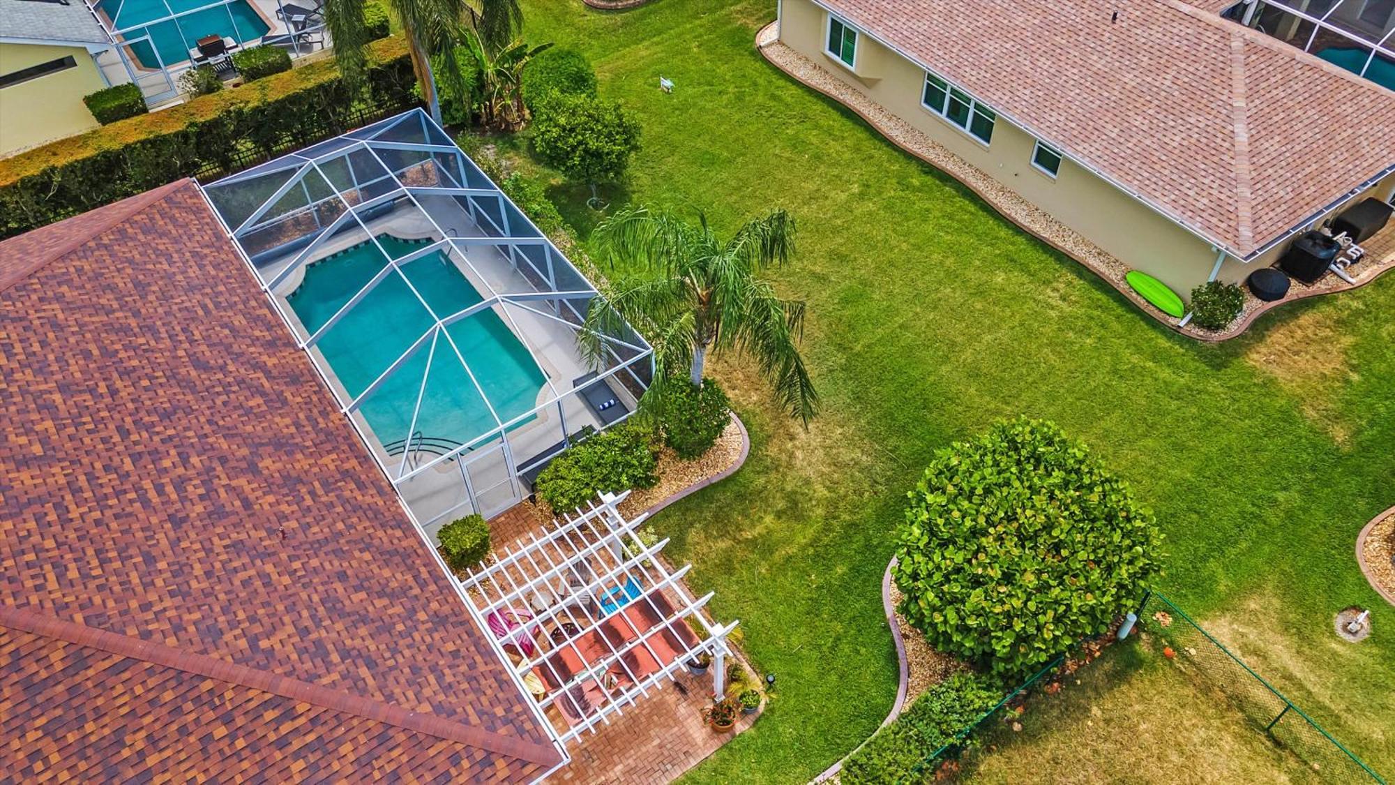 Great Outdoor Living Area! Electric-heated Pool With Bikes - Perfect For Families! - Julie * Cape Coral