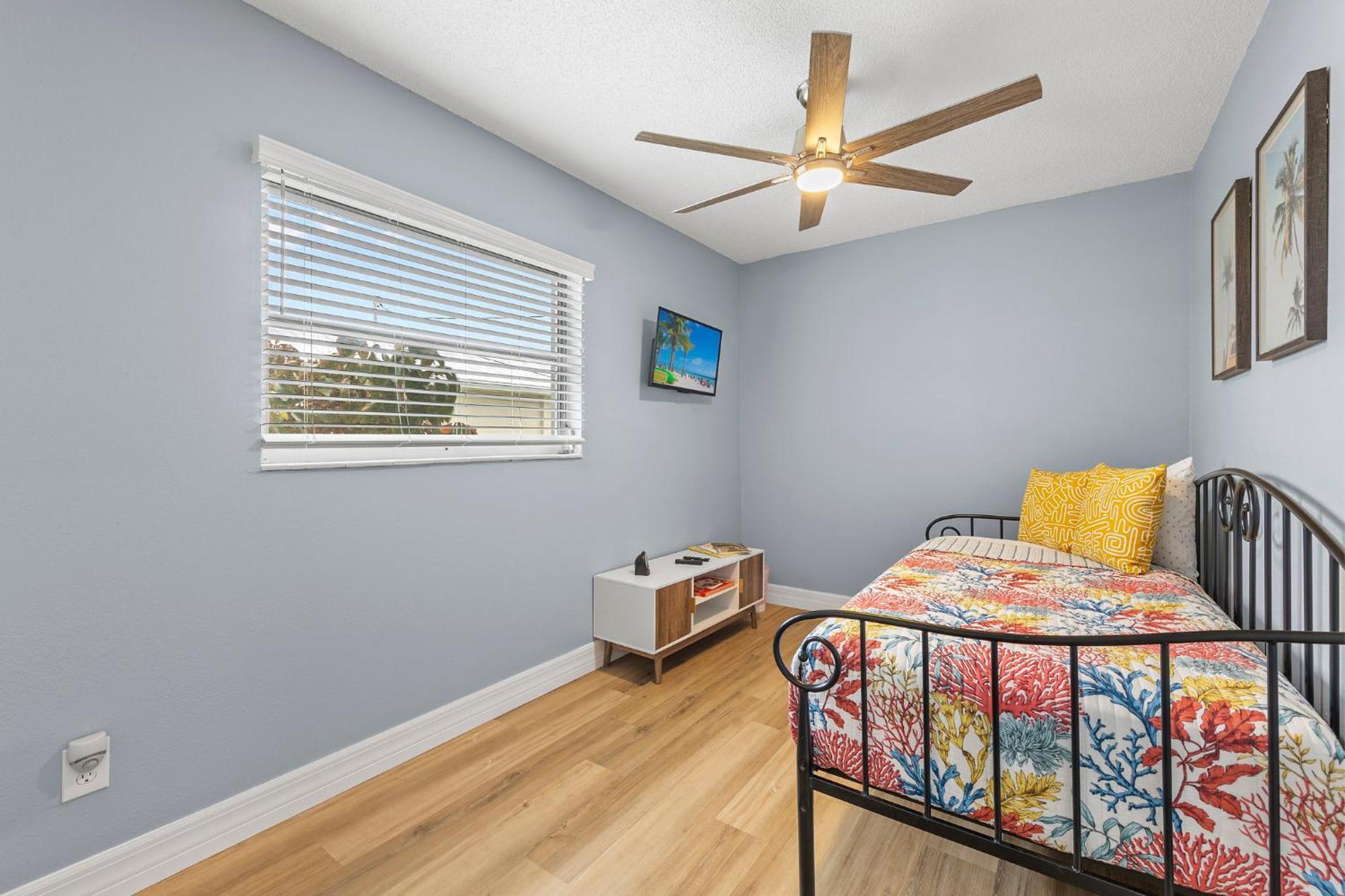 Electric-heated Pool With 2 Living Areas, Bikes! - Florence Cape Coral