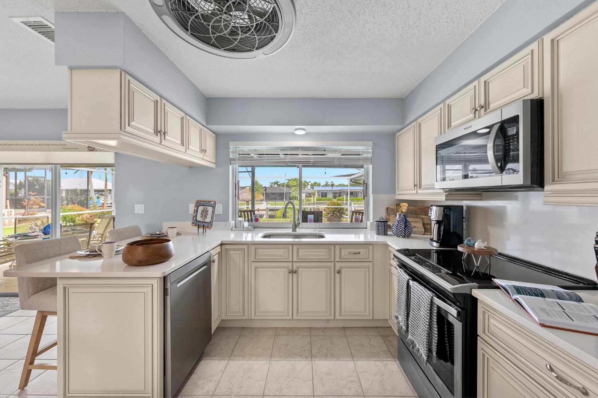Villa Electric-heated Pool With 2 Living Areas, Bikes! - Florence Cape Coral