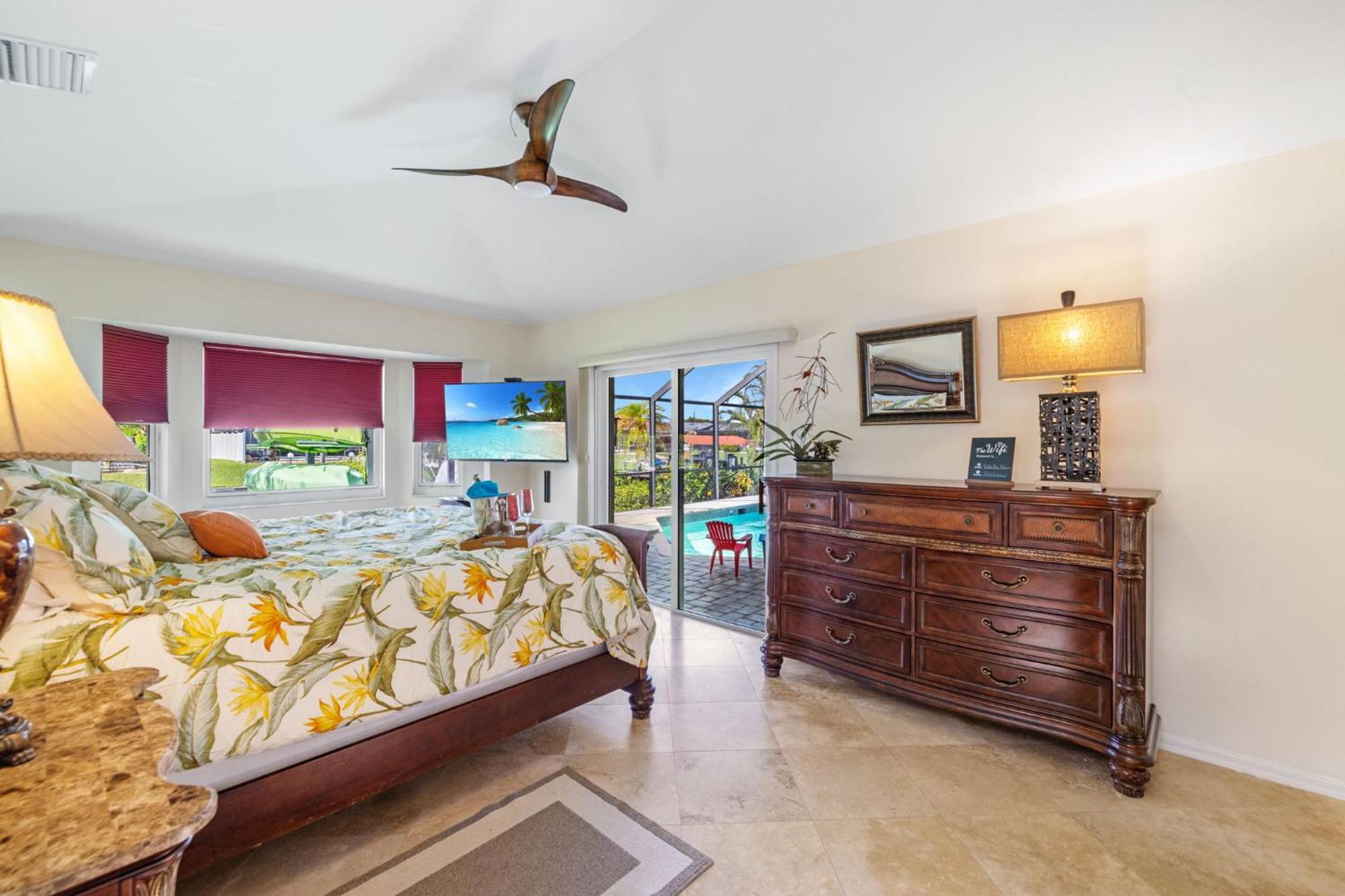 Gulf Access Heated Pool With Pool Table - De Nona *